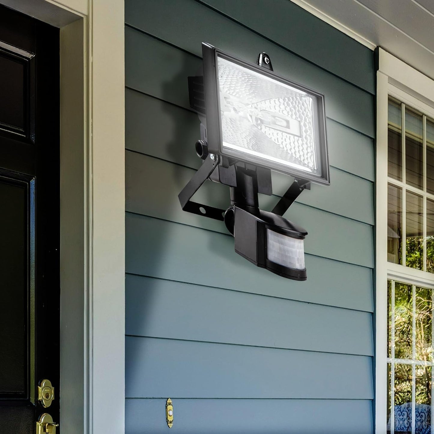 150W Security Flood Light with Sensor - Outdoor Halogen Light, Suitable for Gardens, Garage, Forecourt | PIR Motion Sensor | Waterproof, Weatherproof & Rust Proof - 150 Watt Power, Aluminium Body