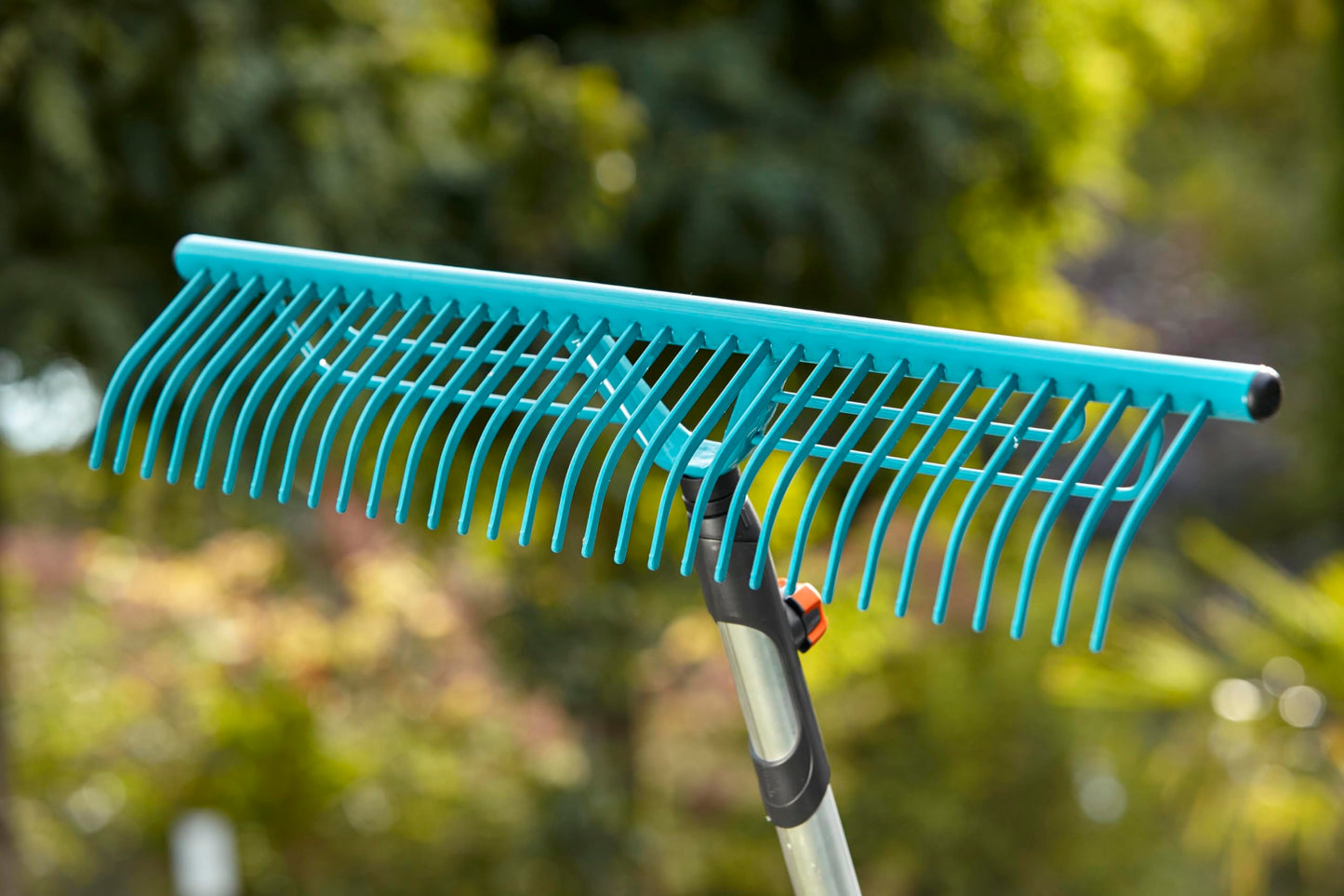 Gardena combisystem gather rake: 60 cm working width for consuming grass cut, matching all combisystem stems, with practical grass tray (3381-20)