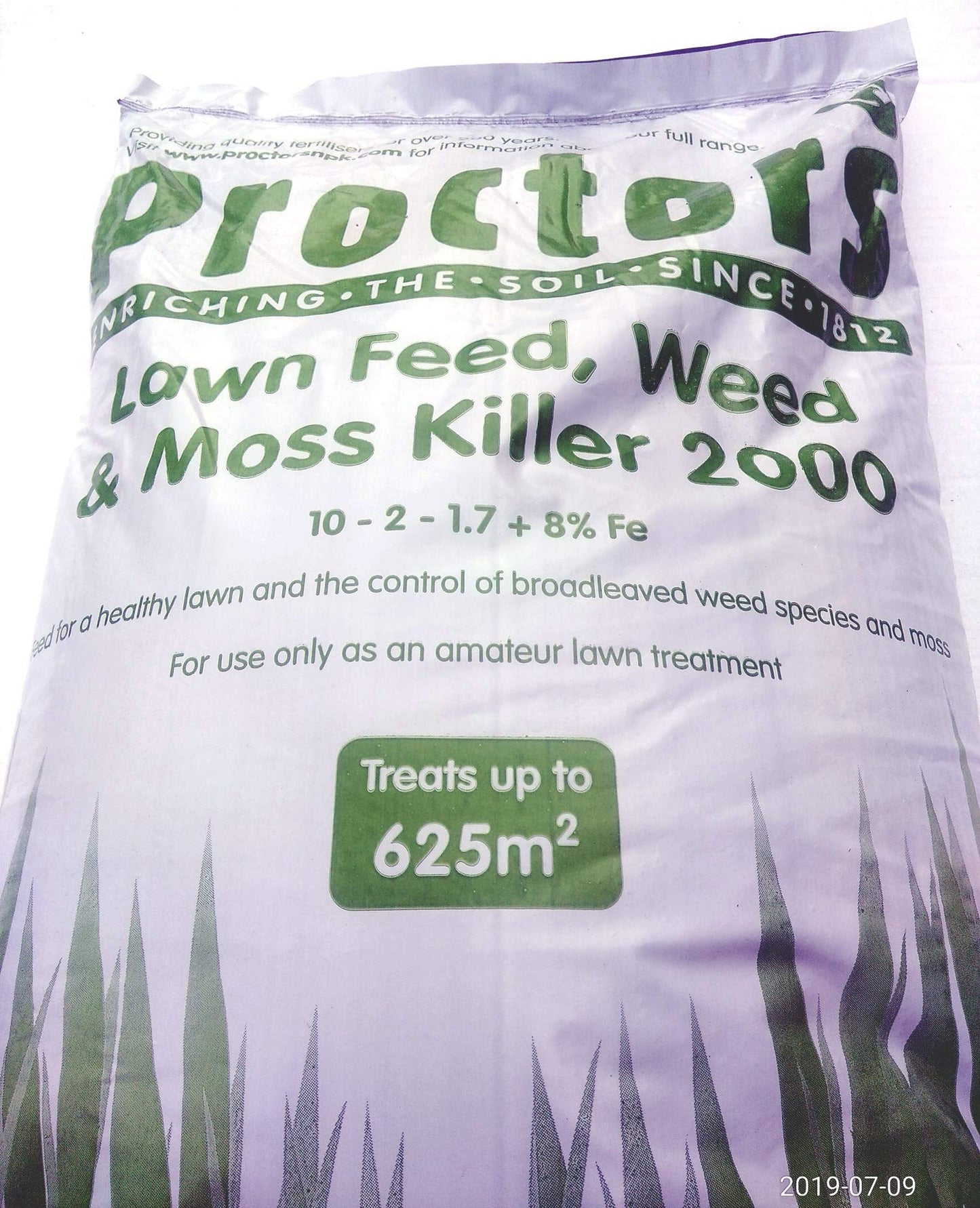 LAWN FERTILISER WEED FEED AND MOSS KILLER - 20KG SACK