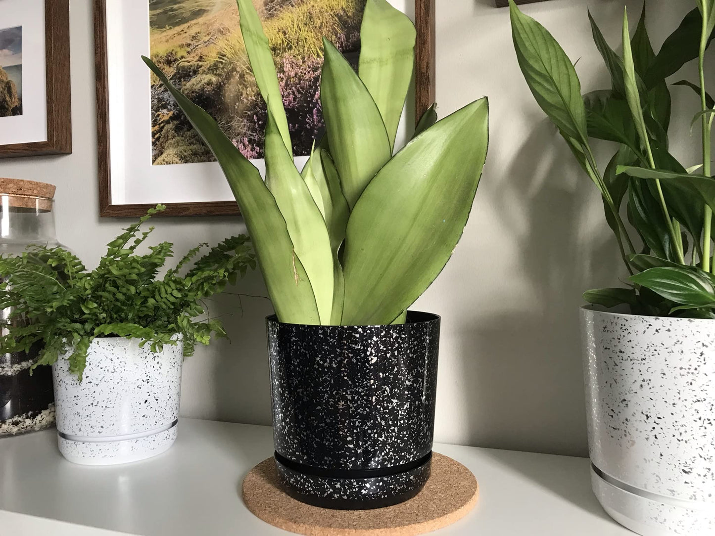 KORAD Black with Silver Flecks Indoor Plant Pots 6 sizes – Plant Pot Planter with Drainage Holes and Matching Saucer for All Houseplants – Modern Home Decor Round Flower Pot (26 cm)