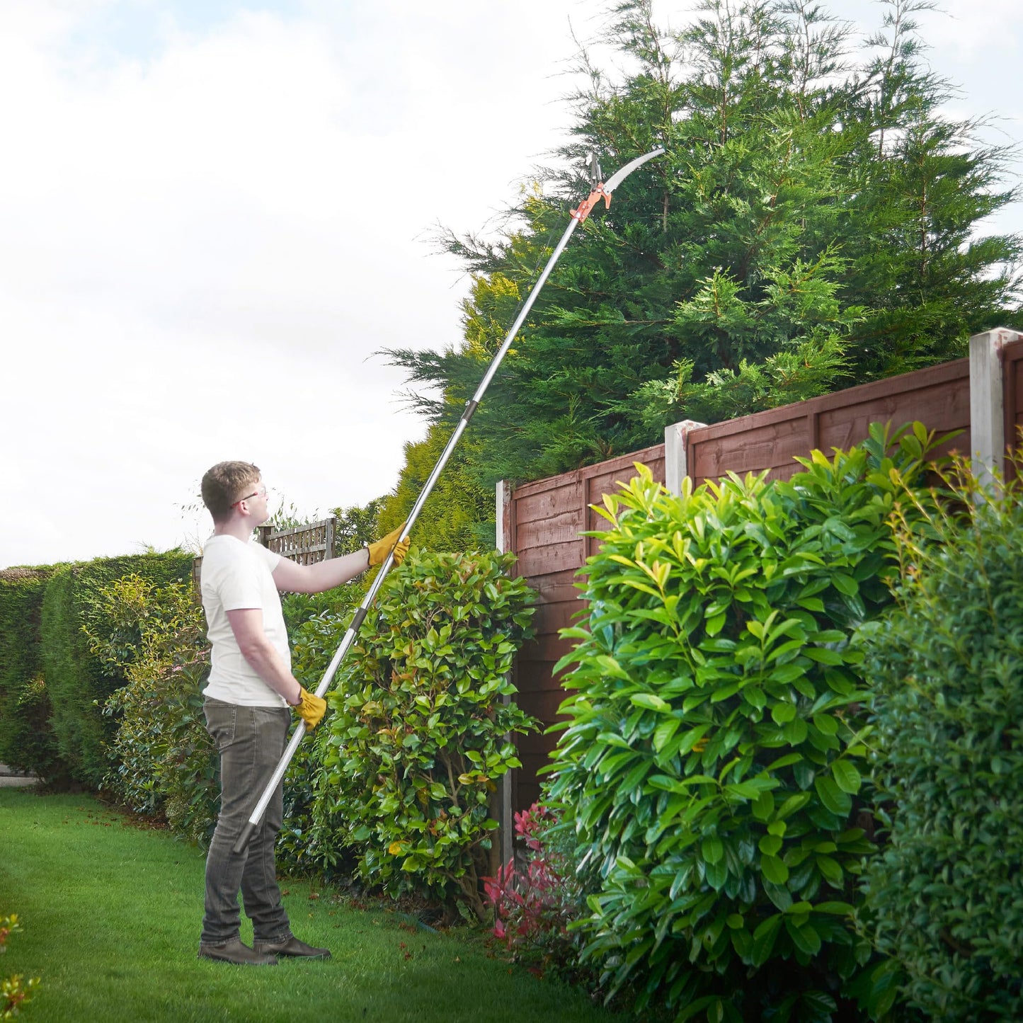 VonHaus Telescopic Tree Pruner & Lopper 2 in 1 – Long Reach 3.3m Cutter, Retractable & Extendable Pole Saw for Branches – Lightweight Aluminium Pole, Steel Blade