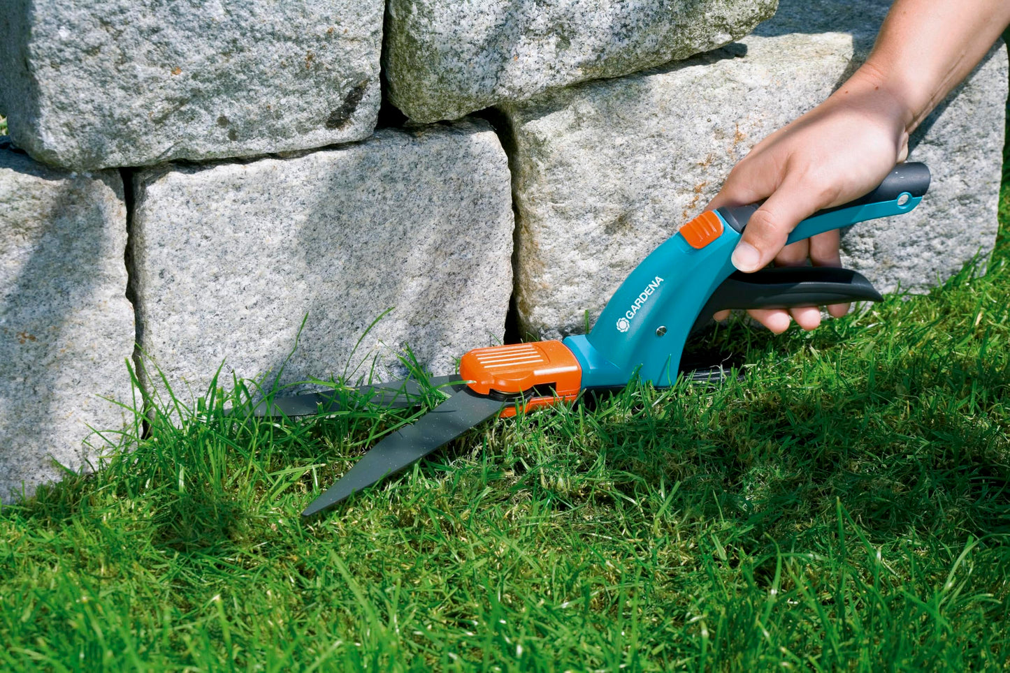 Gardena Comfort Grass Shears, rotatably: Lawn Trimmer 360 ° rotatable Cutting ambidextrous, Serrated for Precise Cutting, Non-Stick Coating, Comfort Grip (8734-20)