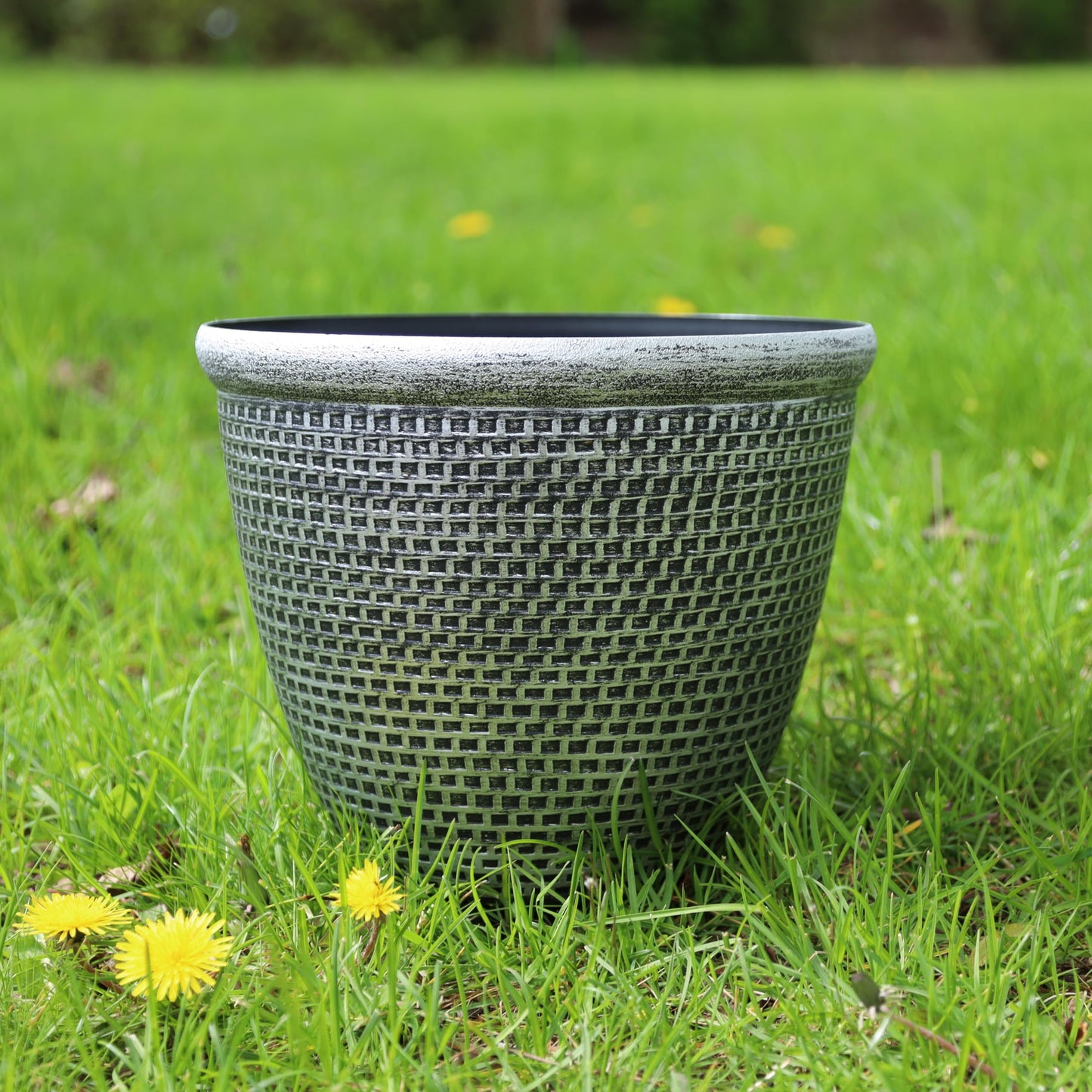 Fyne-Finds Set of 4 Large Plastic Round Silver Cromarty Plant Pot Flower Pot Planter Garden Decoration Antique 30cm, 12inch Outside Planters 10L Outdoor With Drainage Holes