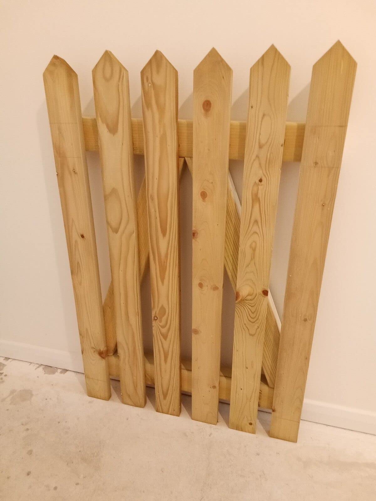 Wooden Spike Top Picket Garden Gate Pedestrian Gate Wooden Pressure Treated 3foot High (90cm High x 90cm Wide x 7 cm Deep)