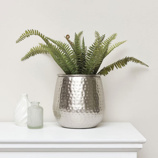 Melody Maison Silver Hammered Metal Planter, 20x20cm, Indoor Plant Pot, Small House Plant Pot