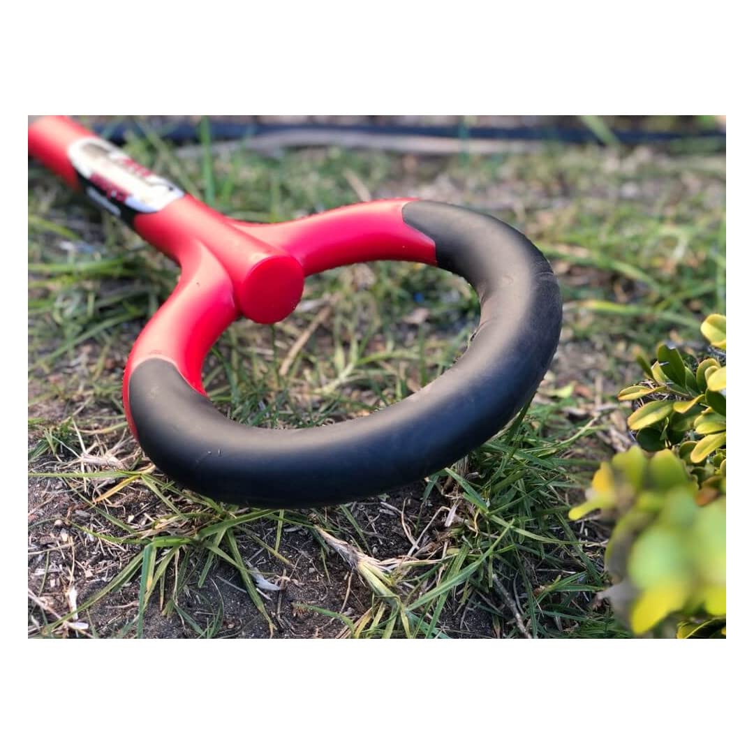 Venteo Root Slayer Garden Spade with Ultra-Sharp Trapezoidal Blade and Carbon Steel Teeth - 114 cm, Red and Black