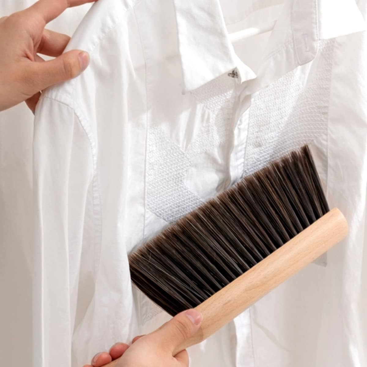 Dust Brush, 30cm Wooden Handle Soft Bristles Cleaning Brush for Bed, Sofa, Furniture, Clothes