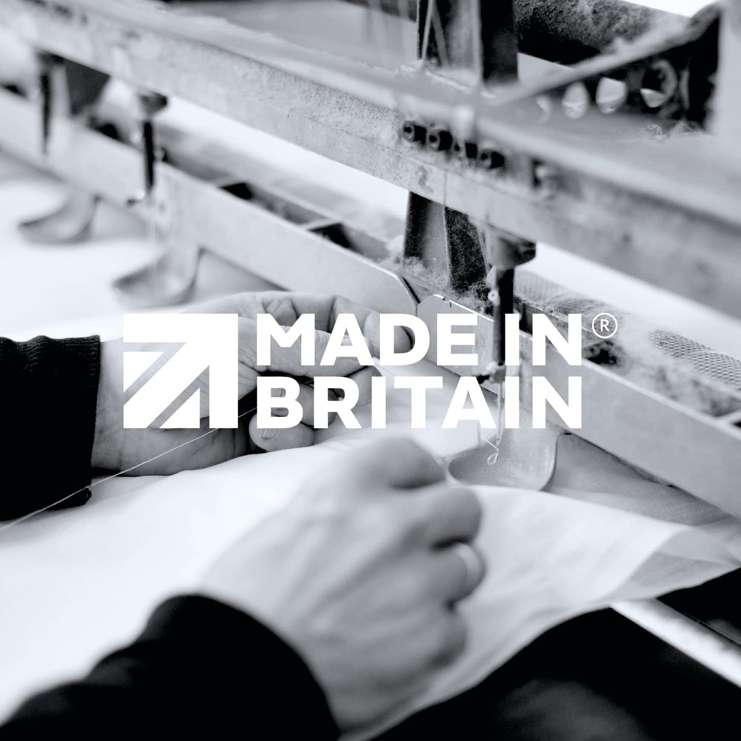 UK Care Direct Pack of 4 Cushion Inserts 45cm x 45cm - 18 x 18 Cushion Insert - White Square Cushions; Hypoallergenic Cushion Inner - Bounce Back Cushion Pads for Sofa & Couches - Pack of 4