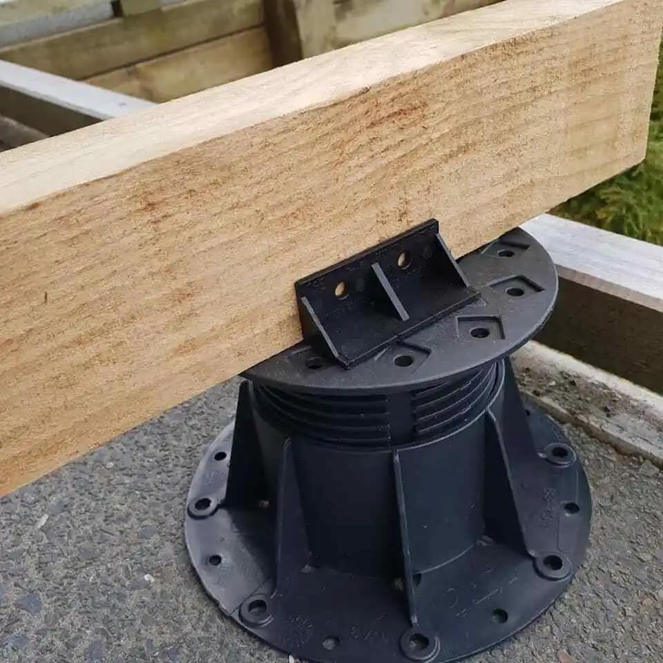 Heavy Duty Adjustable Decking Pedestal for Composite and Timber Joists, Pack of 10 (28mm to 36mm height)