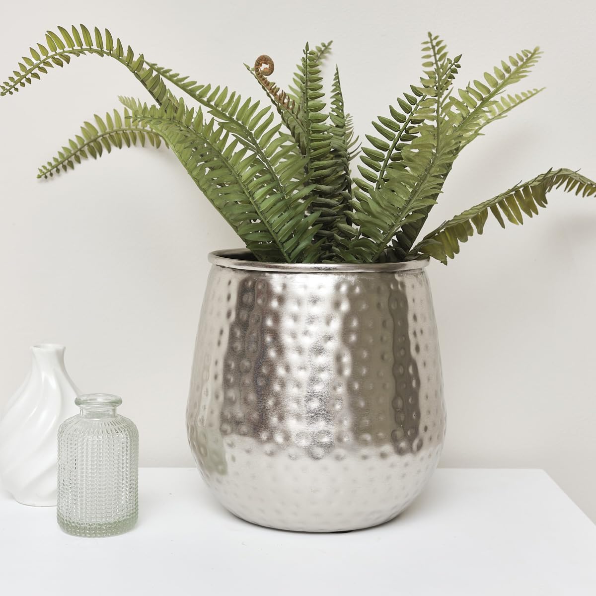 Melody Maison Silver Hammered Metal Planter, 20x20cm, Indoor Plant Pot, Small House Plant Pot