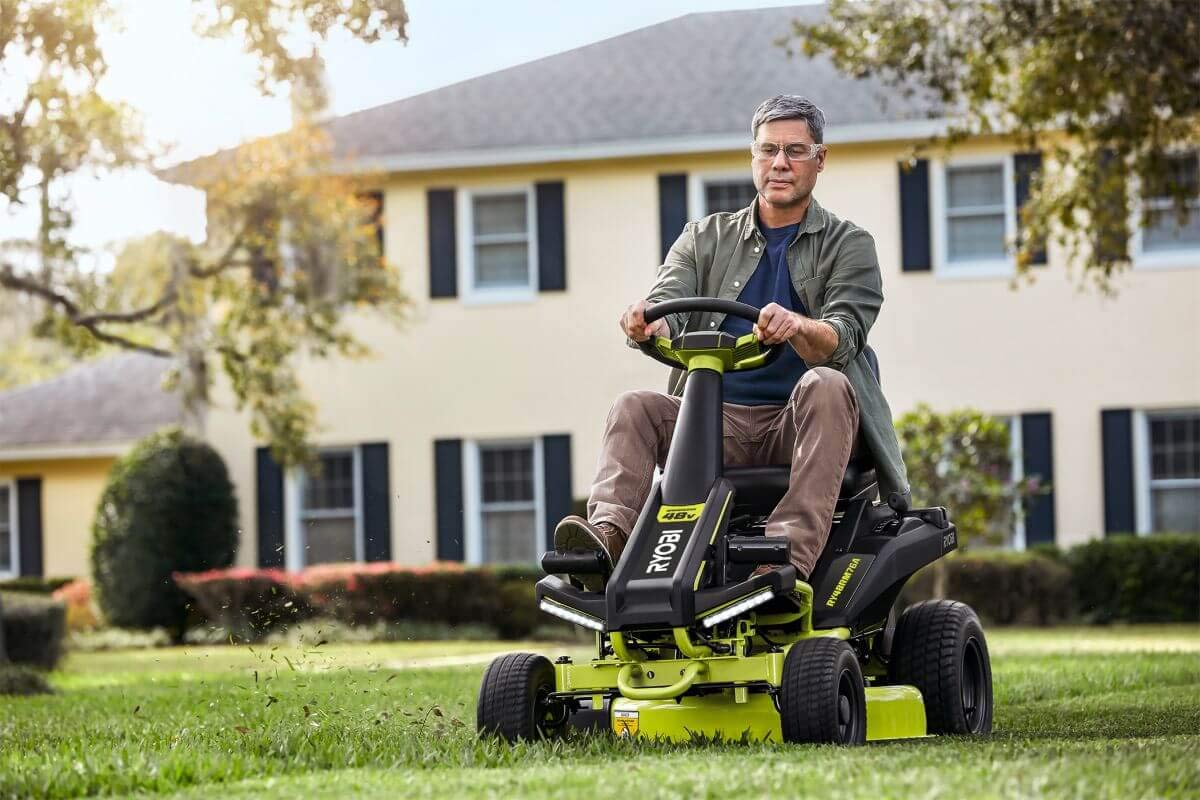 Ryobi RY48RM76A Cordless Ride On Lawnmower 48 V, 76 cm Cutting Width, Mulching Function, up to 4000 m²