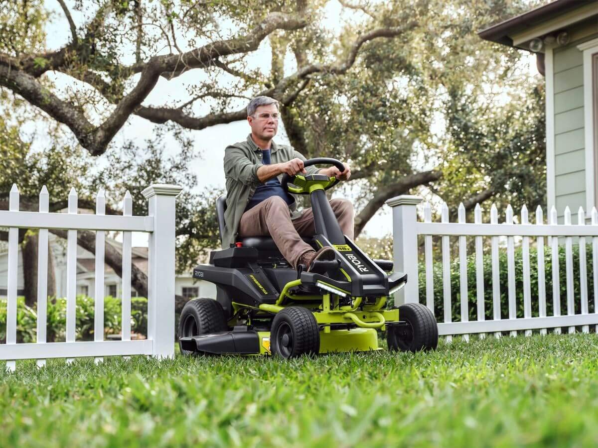 Ryobi RY48RM76A Cordless Ride On Lawnmower 48 V, 76 cm Cutting Width, Mulching Function, up to 4000 m²