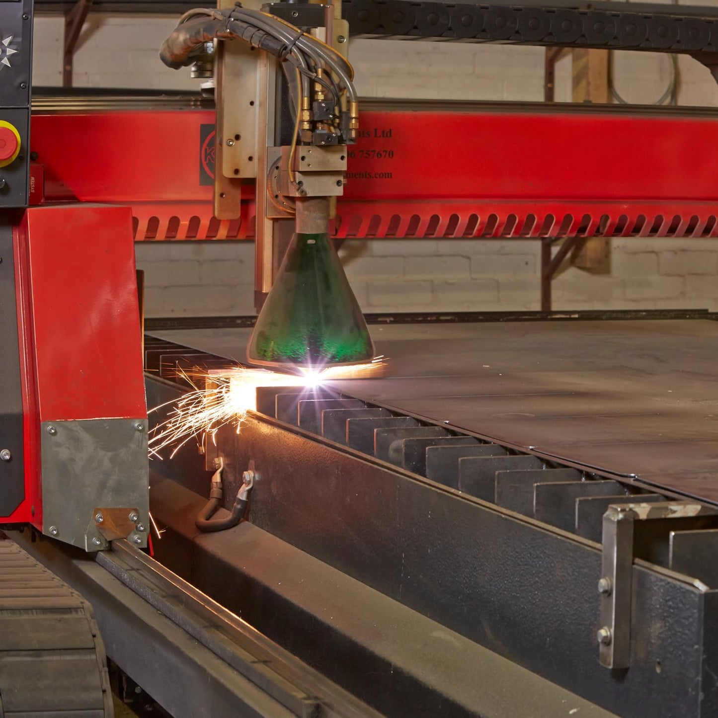 Carters - Hand Fork - Garden Hand Tool - Ideal for Weeding and Planting - Essential for Gardening Tasks