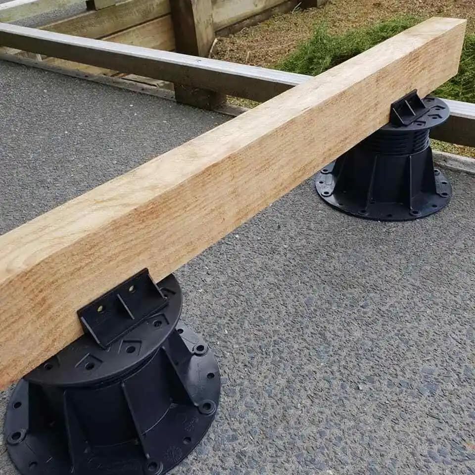 Heavy Duty Adjustable Decking Pedestal for Composite and Timber Joists, Pack of 10 (28mm to 36mm height)