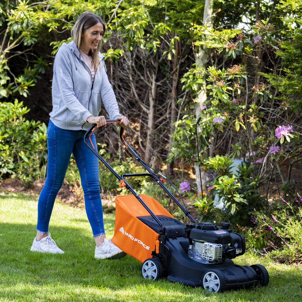 Yard Force 40 cm Hand Push Petrol Lawnmower with 125cc Briggs and Stratton 300 Engine GMB40, Black/Orange