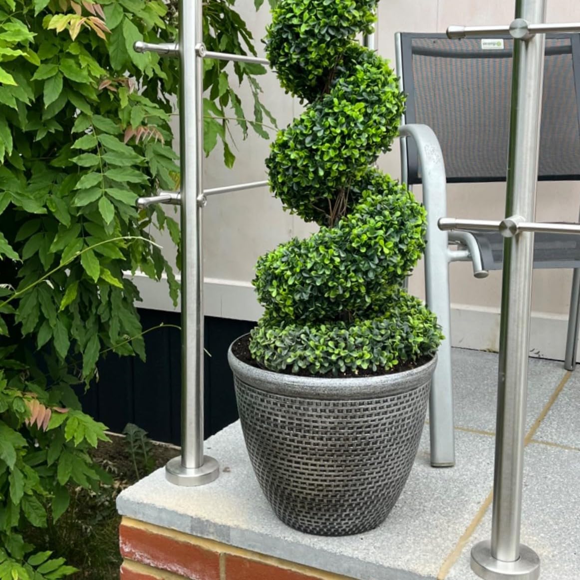 Fyne-Finds Set of 2 Large Plastic Round Silver Cromarty Plant Pot Flower Pot Planter Garden Decoration Antique 30cm, 12inch Outside Planters 10L Outdoor With Drainage Holes