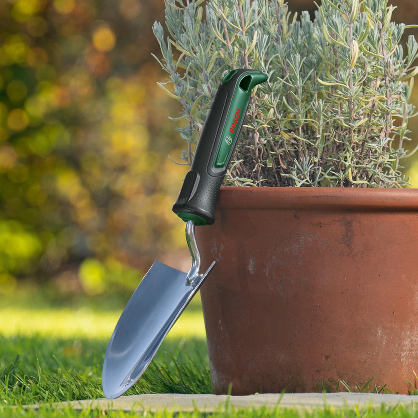 Bosch Garden Hand Tool Trowel (for Digging Or Weeding, Robust, Stainless Steel, Soft Grip Handle, Egonomic Design)