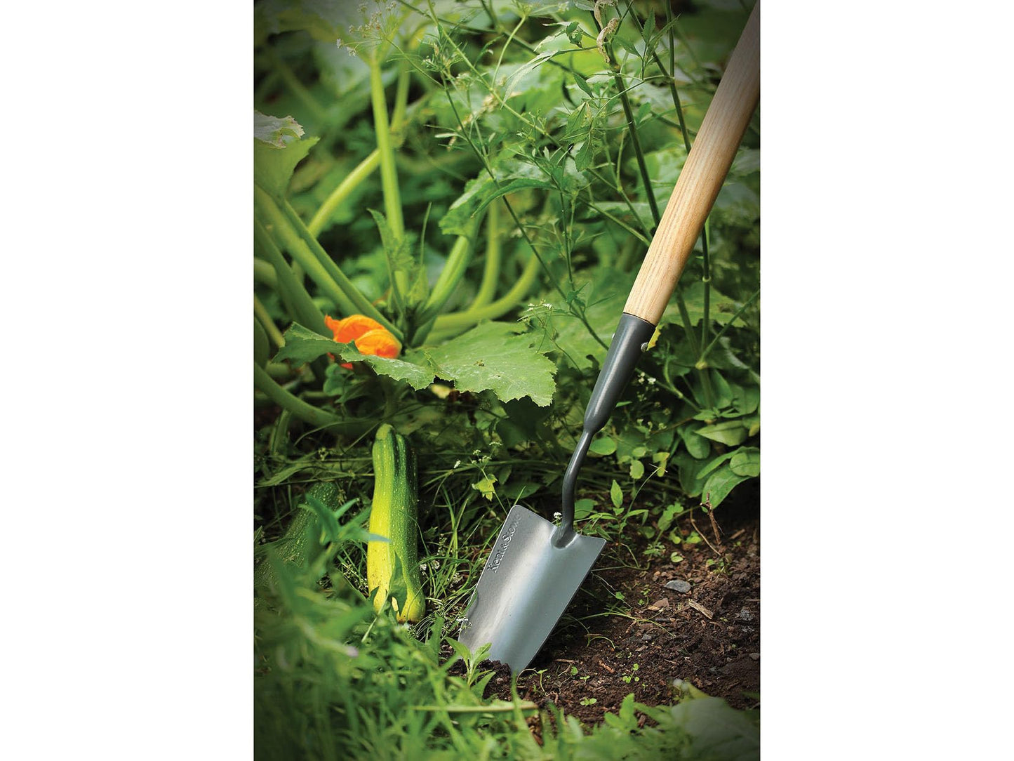 Kent & Stowe Carbon Steel Long Handled Trowel FSC-100 percent