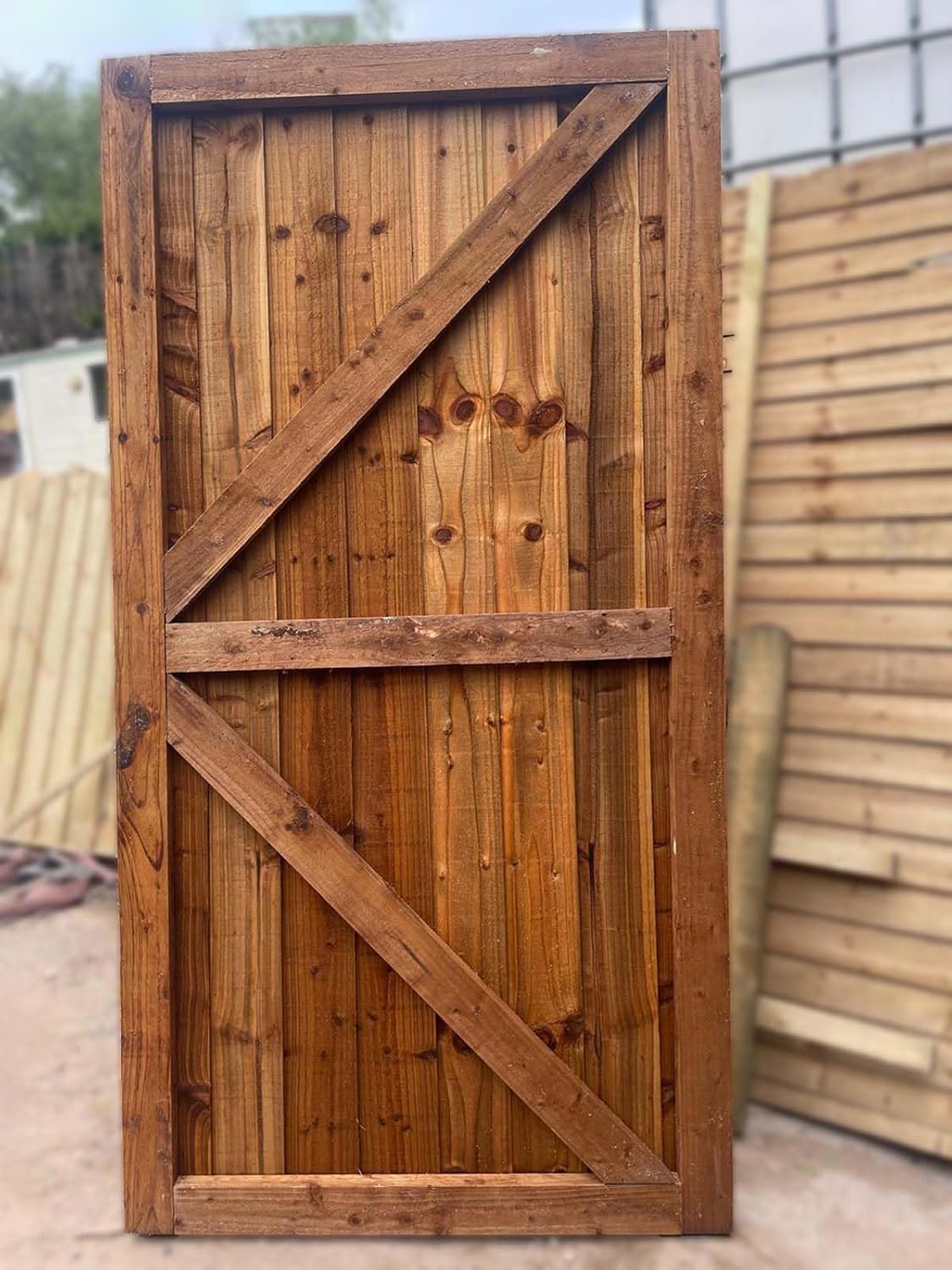 Garden Gate, Pedestrian Wooden Gate Pressure Treated, Wooden Feather Edge Garden Door 6ft Height 2 Feet Width 2 inches Depth (180cm High x 75cm Wide x 6cm Deep)