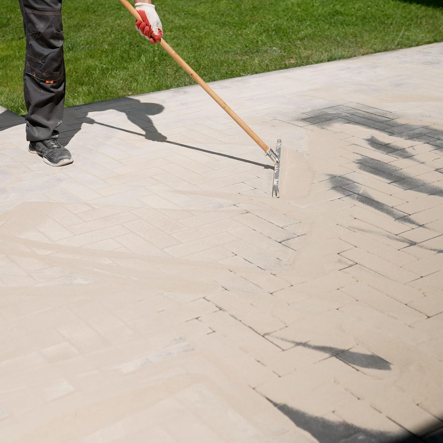 The Glowhouse Kiln Dried Sand Brushing in Joint Gap Filling Paving Block Slabs Patio and Drives Fine Dry Aggregate Silica Sand Bag 20kg
