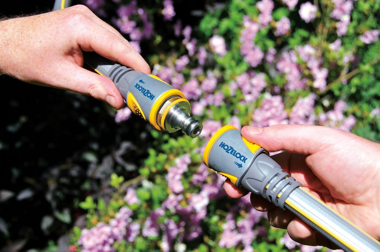 HOZELOCK - Double Male Hose Connector Pro : Ideal for Extending the Length of your Hose, Robust, Universal Coupling (All Diameters) [2044P0000]