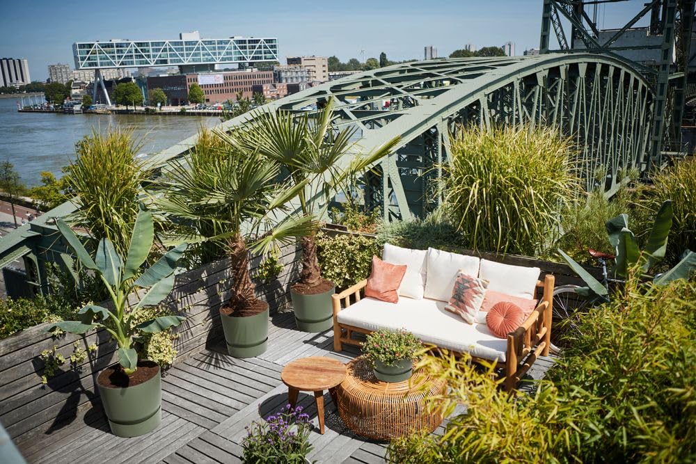 elho Greenville Round 25 - Plant Pot for Indoor & Outdoor - 100% Recycled Plastic - Ø 24.5 x H 23.3 cm - Green/Leaf Green