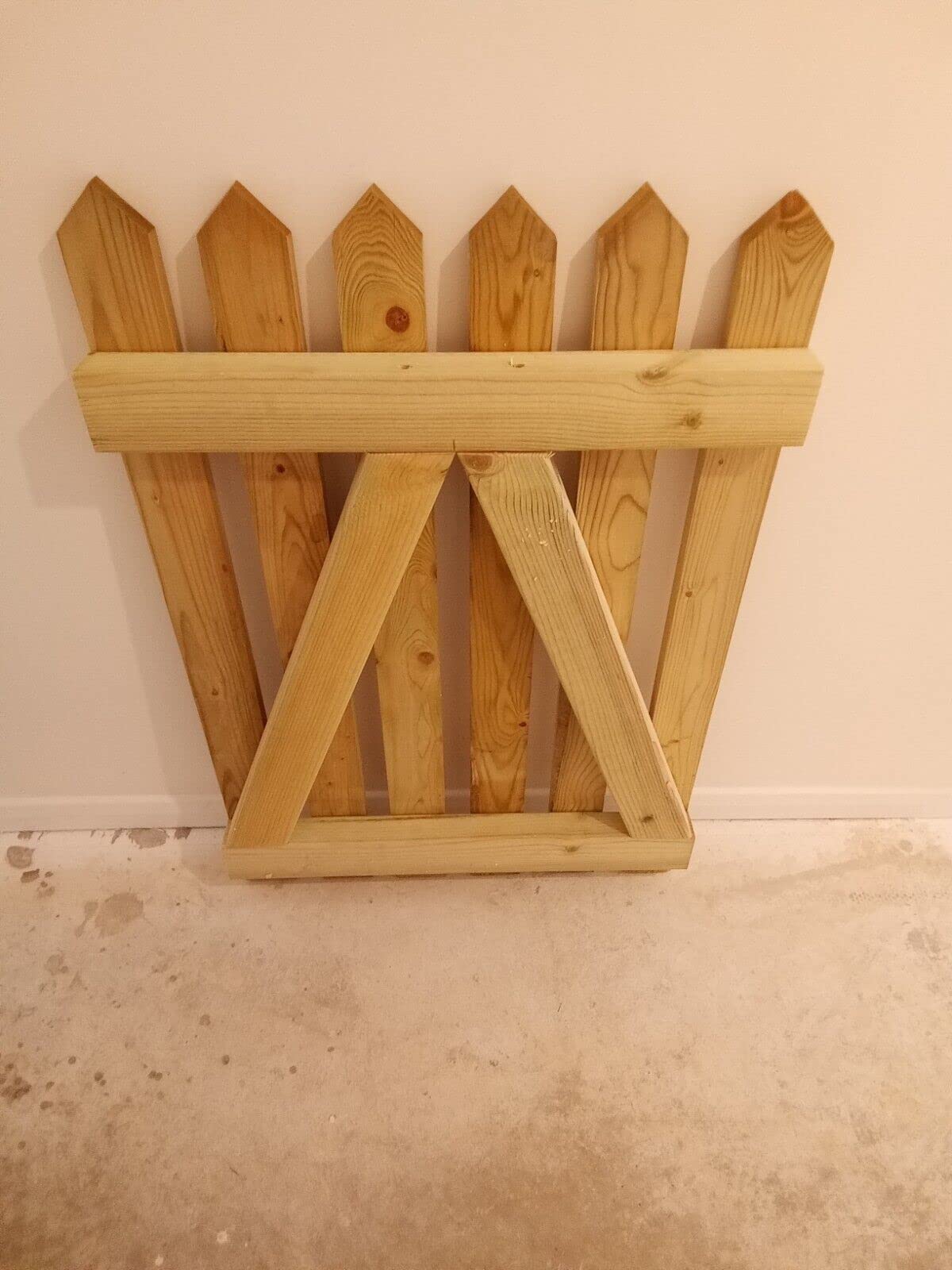 Wooden Picket Garden Gate Pedestrian Gate Wooden Pressure Treated 4 foot High (120cm High x 83cm Wide x 7cm deep)