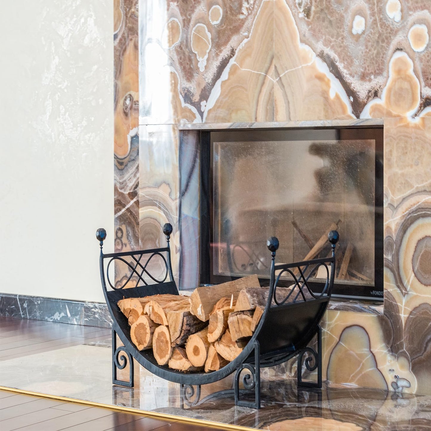 SAVING HUB Wood Harwood Logs - Ready to Burn Registered, Perfect Firewood for Burning Stoves, Wood Fired Hot Tubs, Chimeneas, Fire Pits 20% Moisture Log-Burners Single Bag Carry Handle