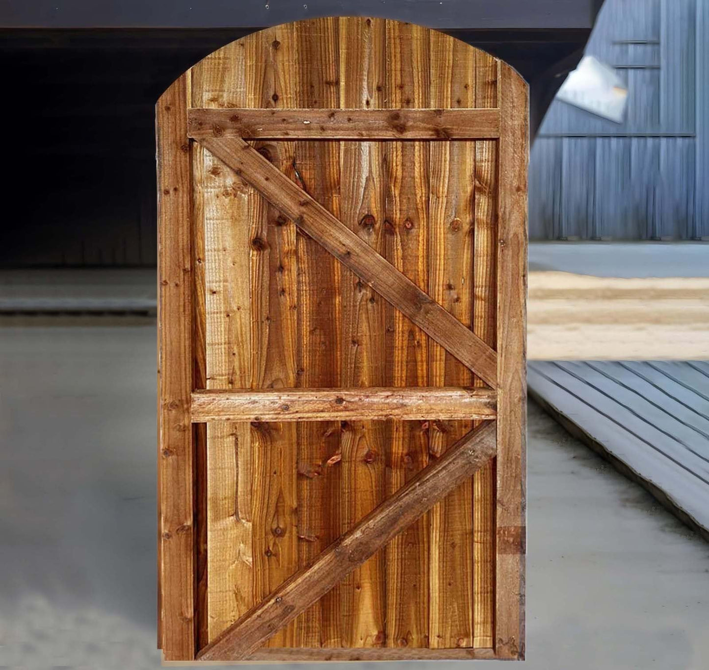 BEDS PLANET Feather Edge Dome Flat Top Gate, Wooden Pressure Treated, Semi-Braced Strong Garden Gate, Timber Gate for Garden (180cm High x 90cm Wide x 6cm Deep)