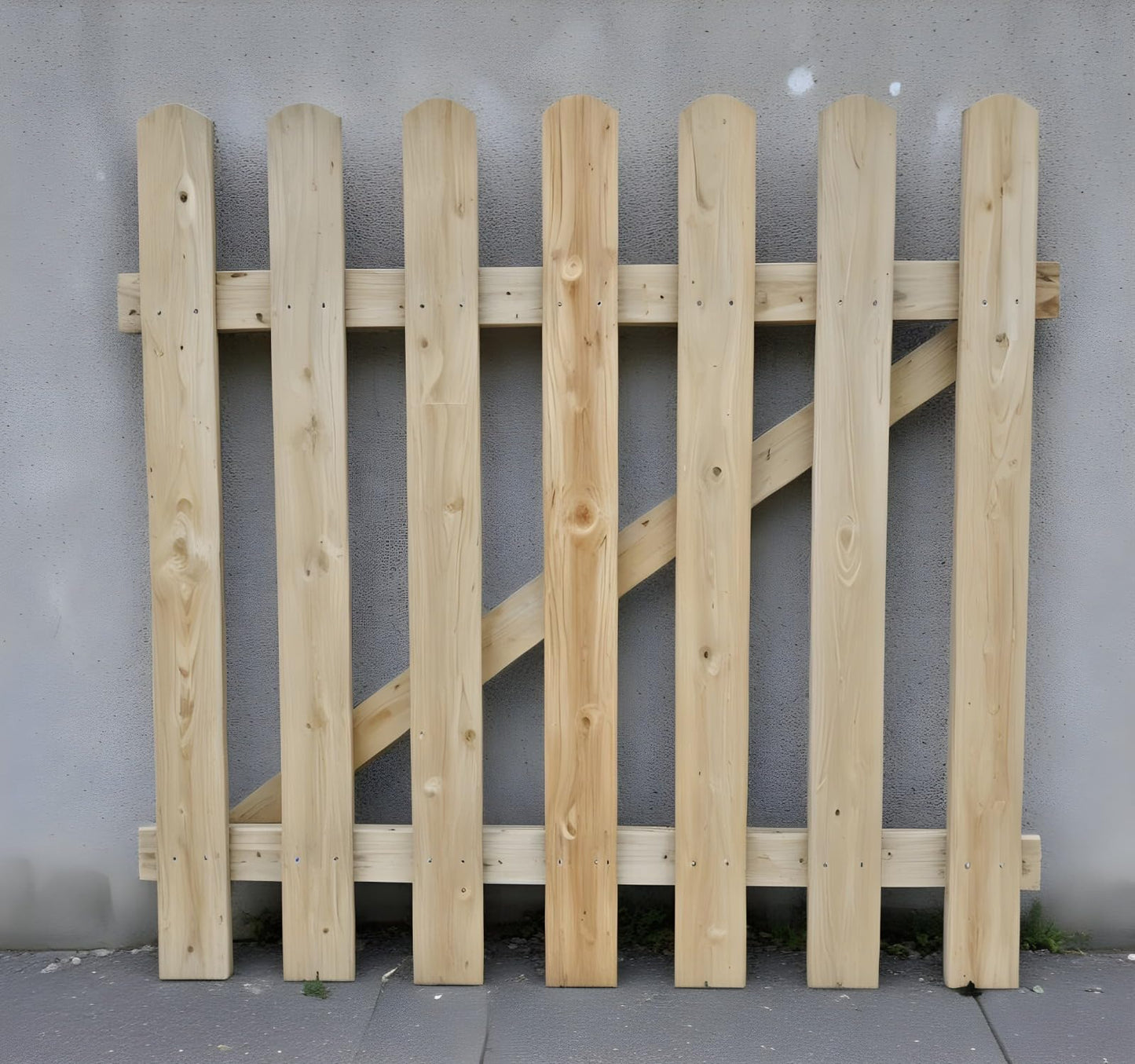Wooden Picket Garden Gate hand built, Pedestrian Gate Wooden Pressure Treated, Outdoor Space Stylish Garden Gates (90cm High x 83cm Wide x 6cm Deep)
