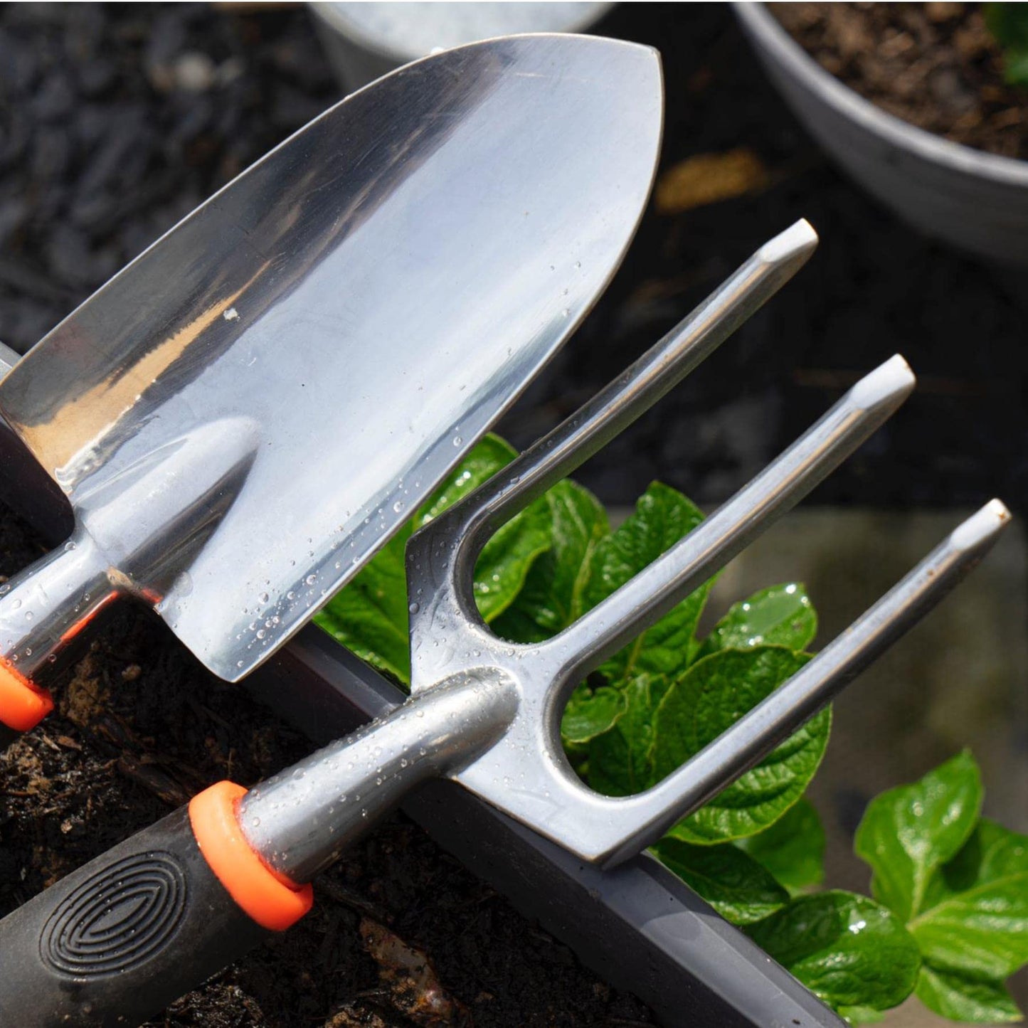 Gardi Orange and Black Premium Aluminium Weed/Planting Fork