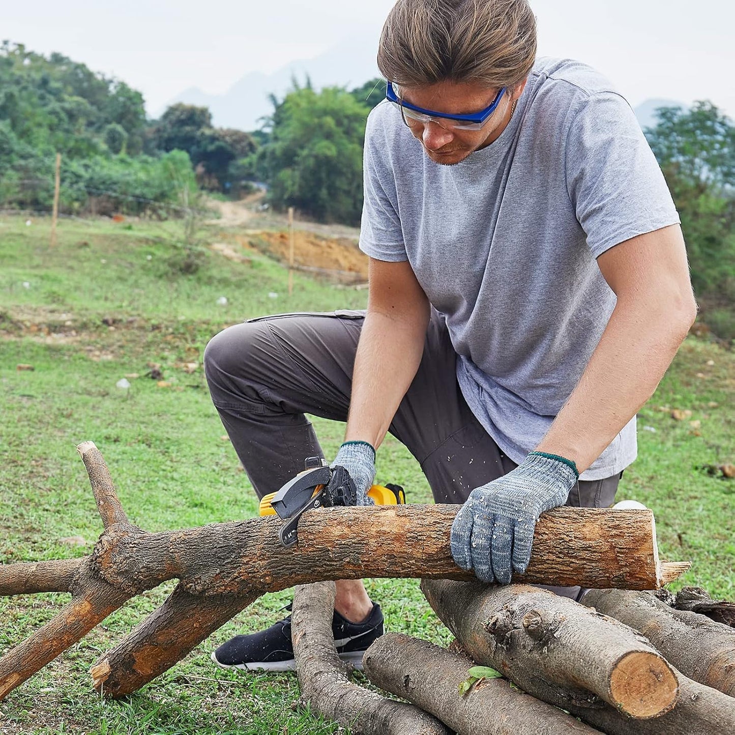 SINPY Gifts for Men Mini Chainsaw Cordless 6 Inch with 2 Battery and Quick Charger, Chainsaw Electric Small Chain Saw with Oiler System and Security Lock for Wood Cutting Stocking Stuffers for Men Dad