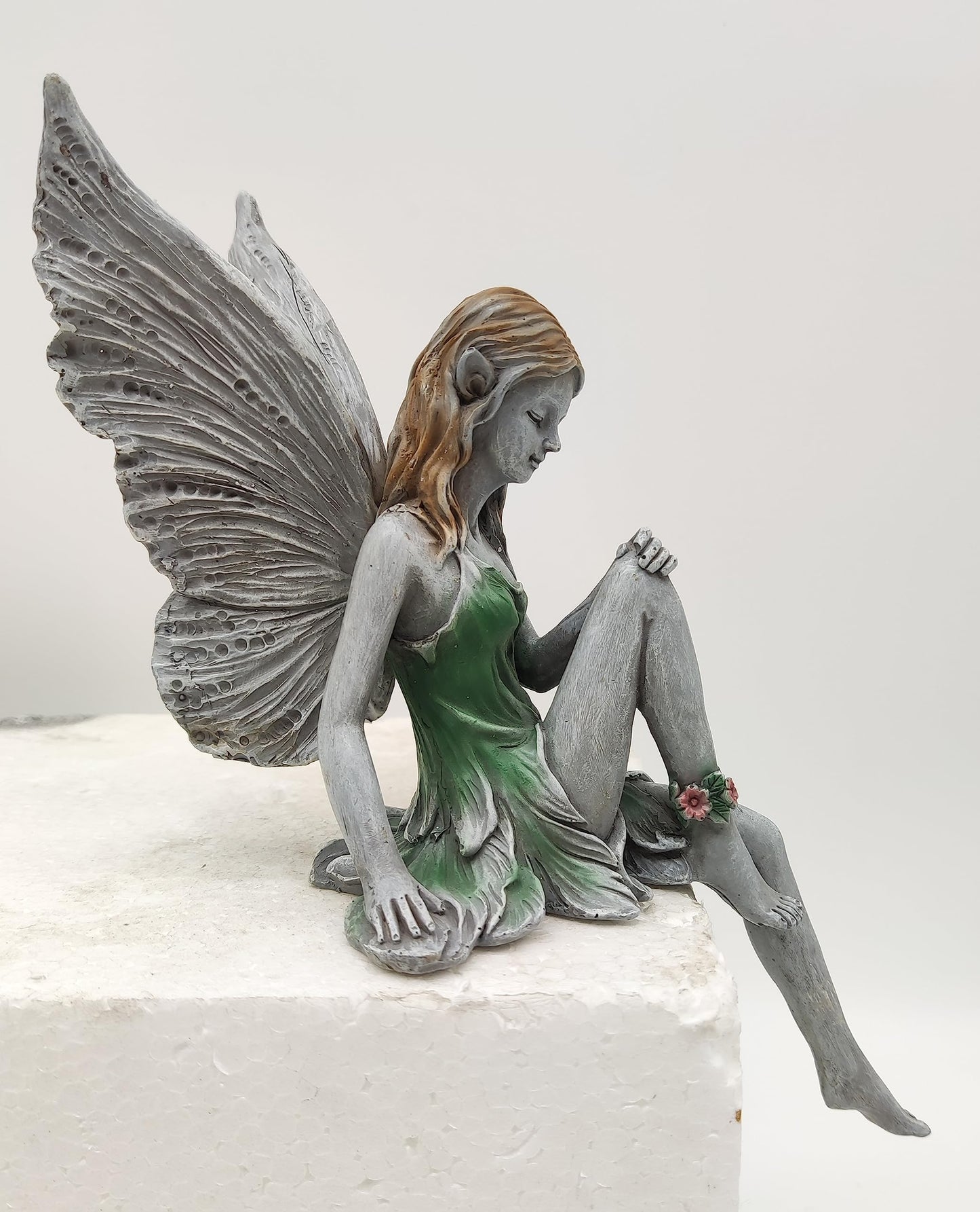 G&H Decor - 20cm Winged Elf Sitting My Fairy Garden - Flower Fairy Garden Statue - Weather Resistant Highly Detailed Fairy Garden Accessories Outdoor - Fairy Gifts – Garden Fairies Outdoor Statues