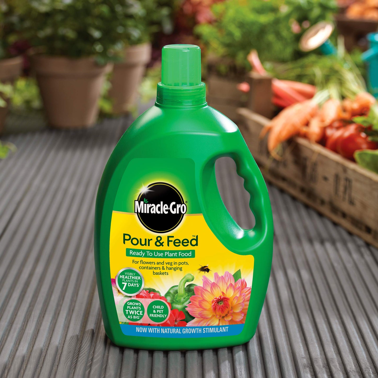Miracle-Gro Pour & Feed Ready to Use Liquid Plant Food, 3 Litre