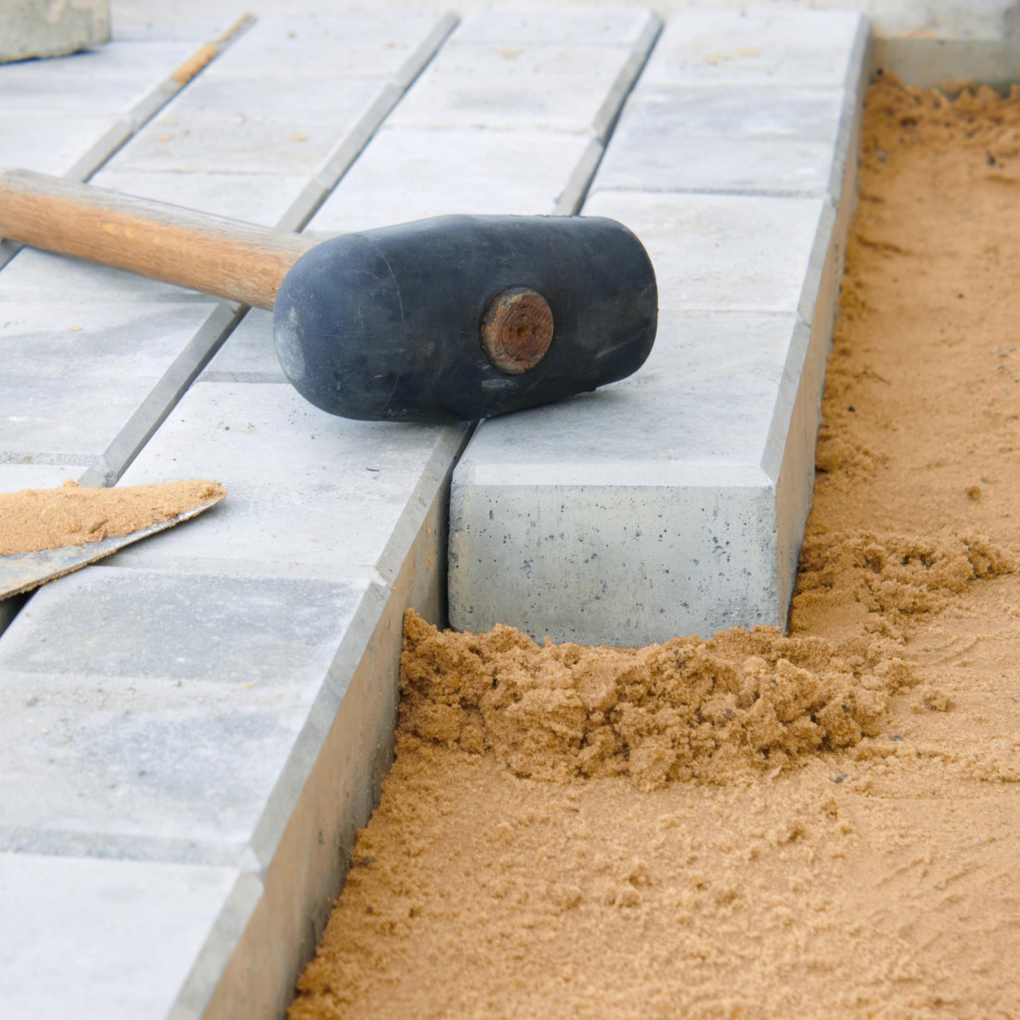 The Glowhouse Kiln Dried Sand Brushing in Joint Gap Filling Paving Block Slabs Patio and Drives Fine Dry Aggregate Silica Sand Bag 20kg