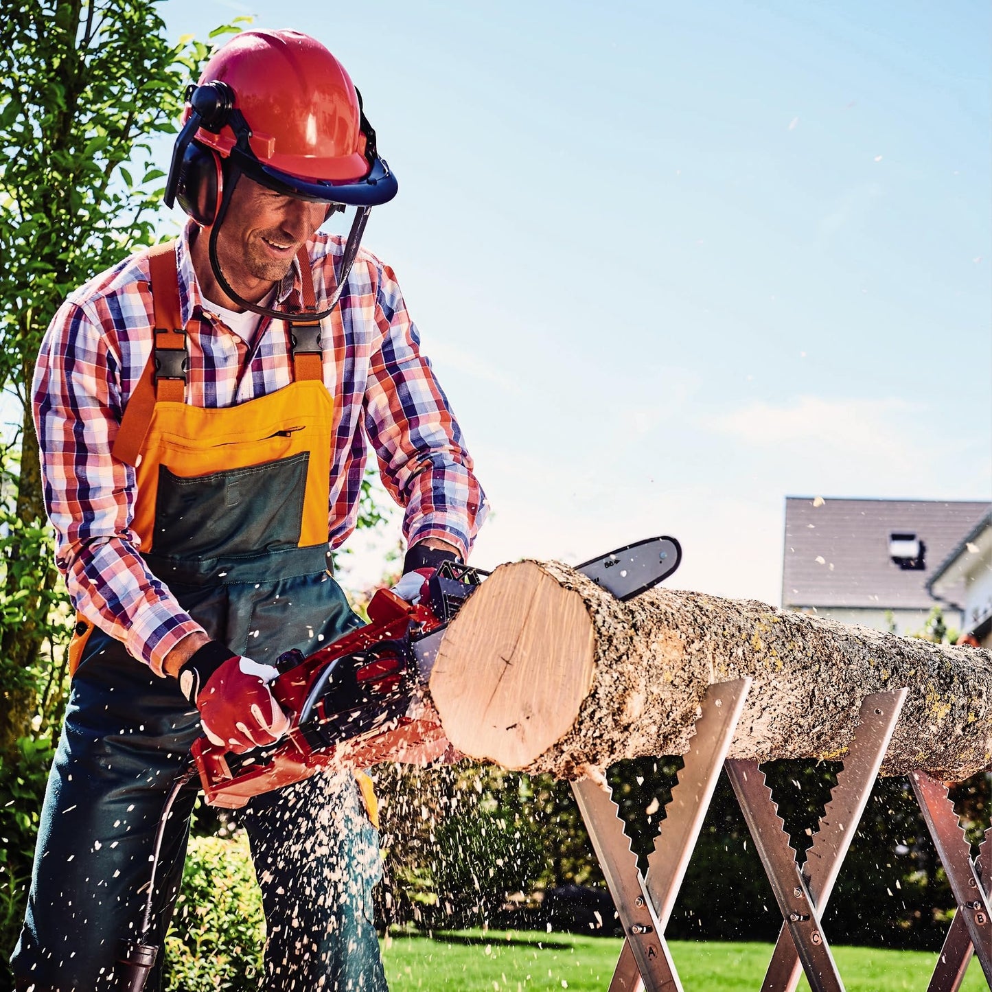 Einhell 2000W Electric Chainsaw - 16 Inch (40cm) Bar and Chain, Metal Gearing, Saw Kickback Protection, Tool-Free Tensioning - GH-EC 2040 Power Saw for Effortless Cutting of Wood, Trees and Branches