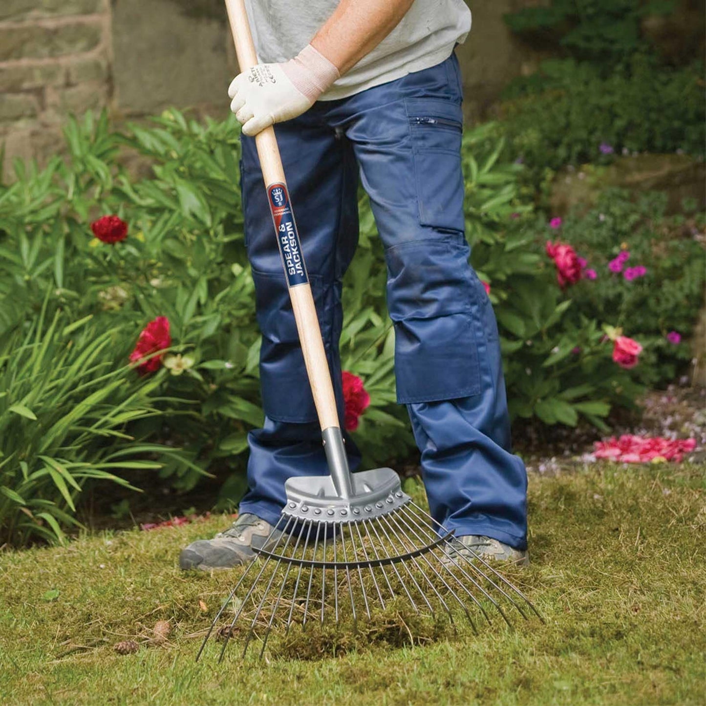 Spear & Jackson 3872HD Neverbend Professional Heavy Duty 48" Flexo Lawn Rake, Grey