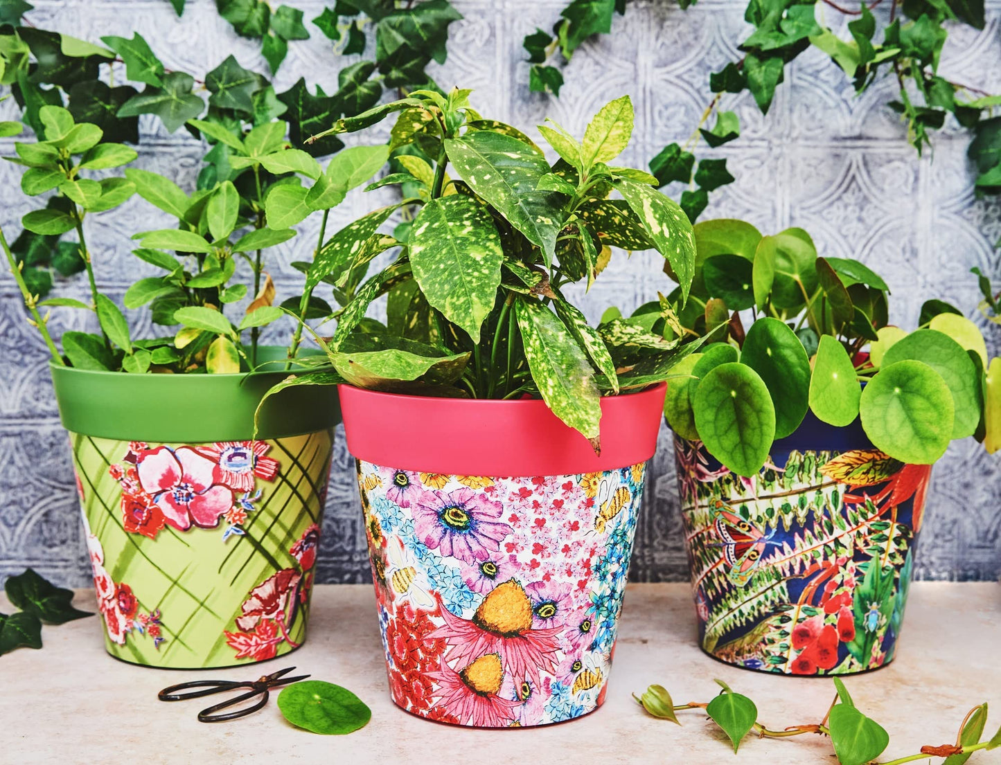 Hum Flowerpots, 22cm Set of 3, Various Patterns Colours and Sizes, Indoor/Outdoor Plastic Plant Pots, Flowers Trellis & Leaves