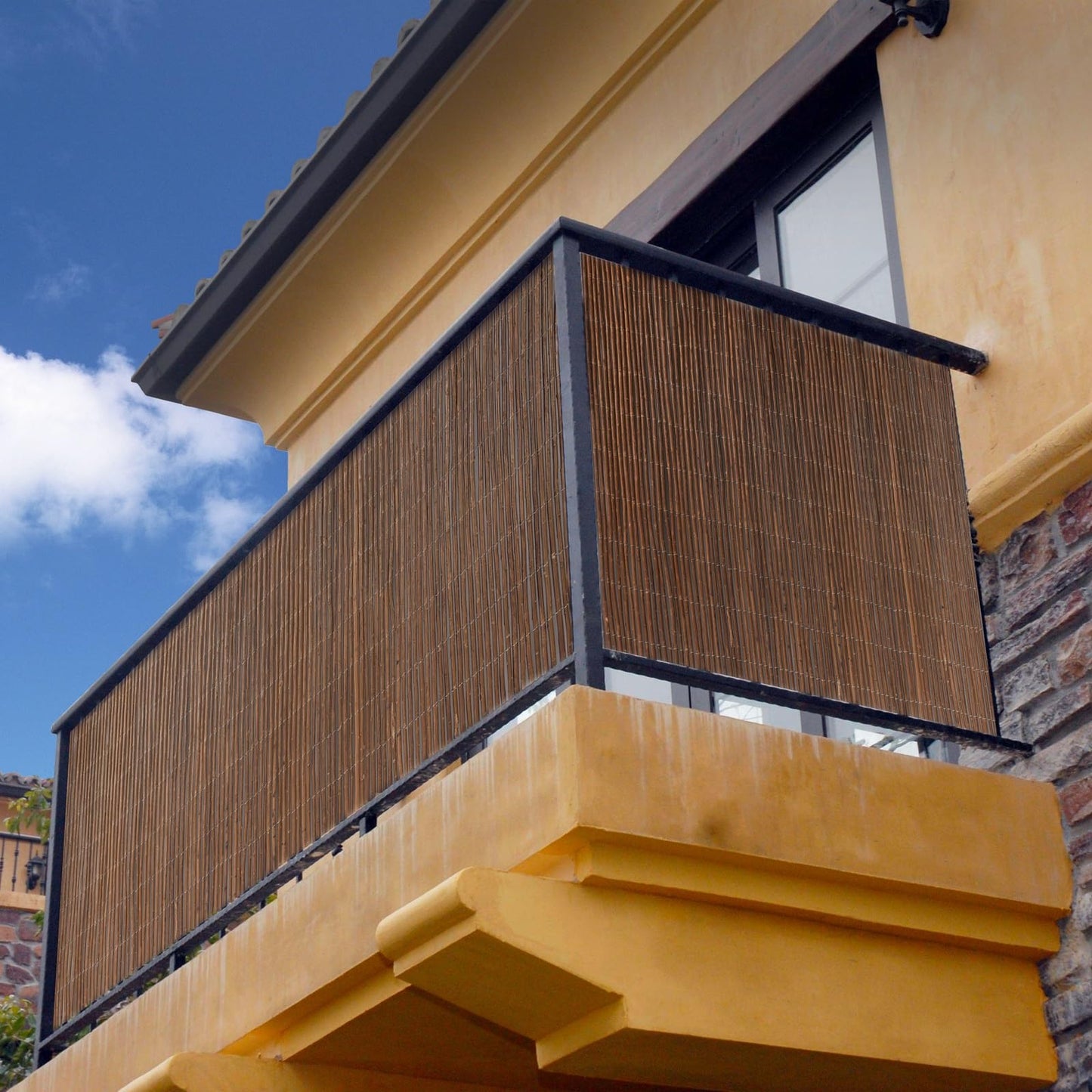 Wadan 1m x 4m Willow Bulrush Natural Garden Fence Panel Screening Roll Privacy Border Wind & Sun Protection