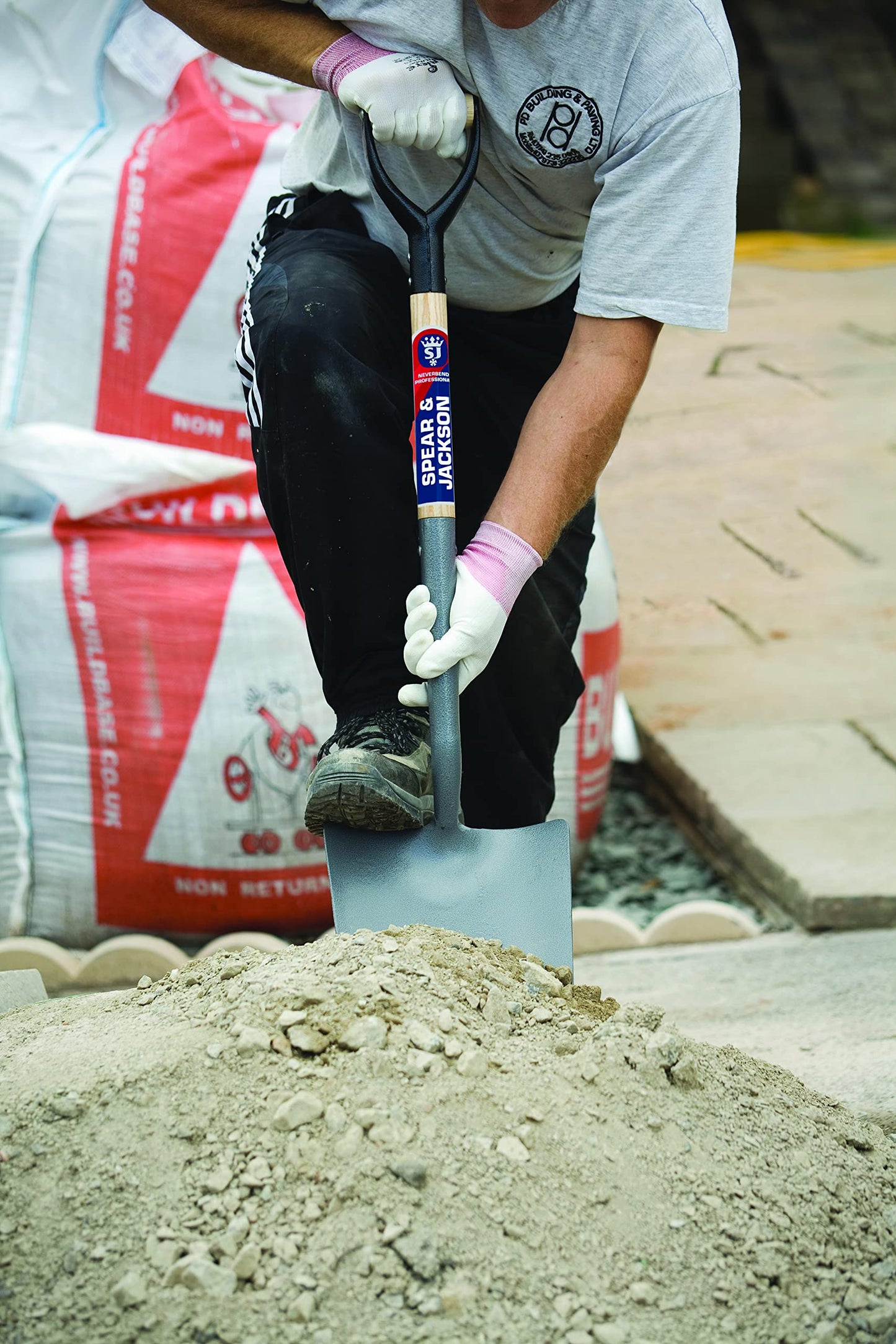 Spear & Jackson 2028RS Solid Socket Taper Mouth Shovel