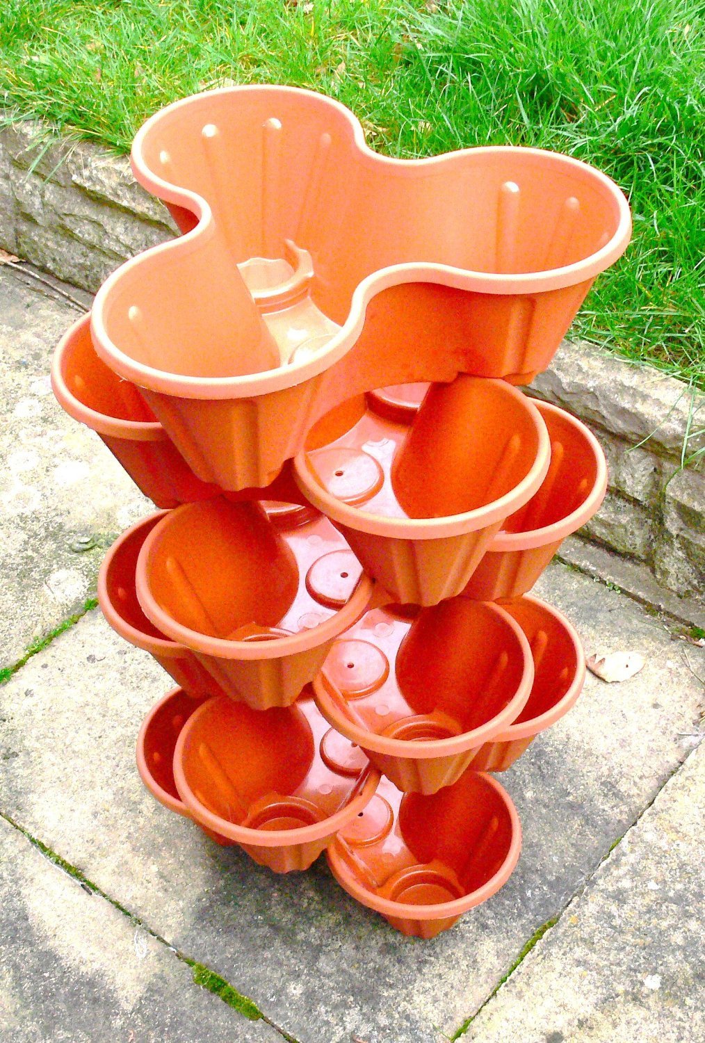 6 x CrazyGadget® Strawberry Planter Trio 3 Pot Tri-Pot Stacking Pot for Herb Flower Bedding Indoor Ourdoor Garden (Terracota Brown)