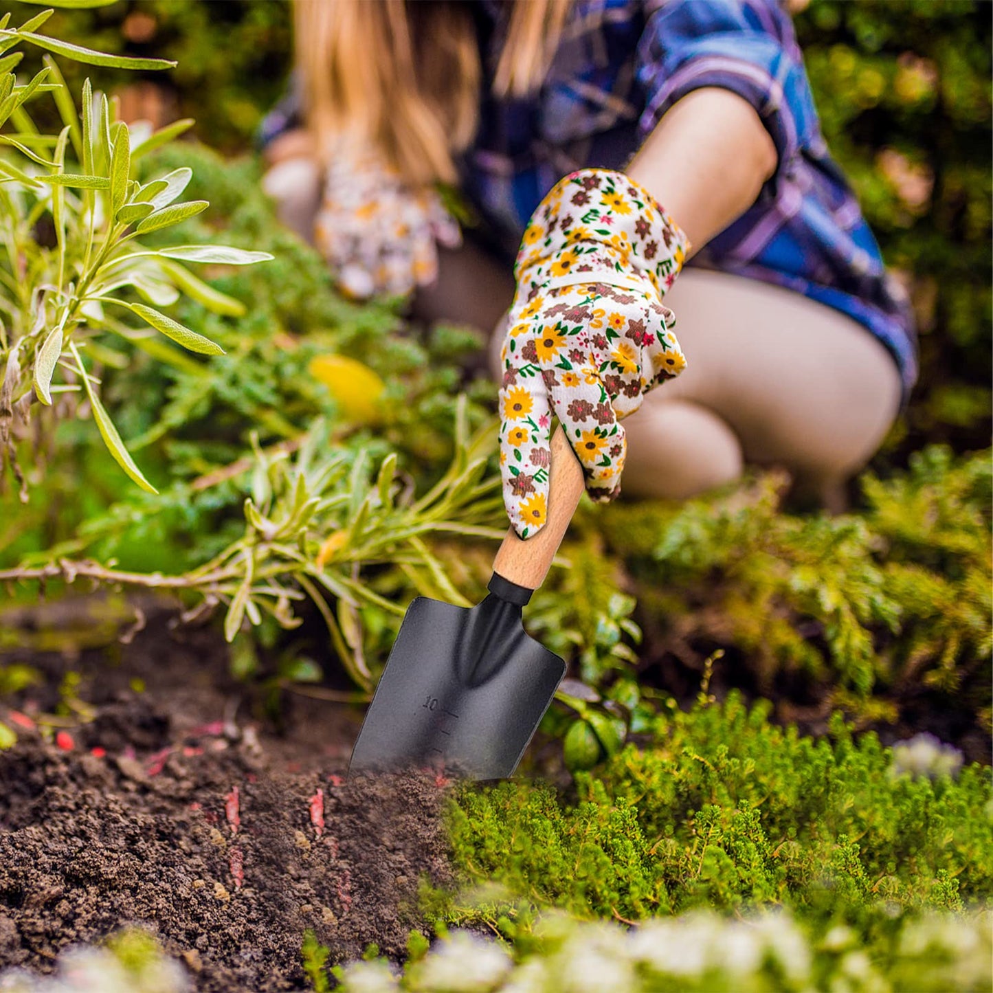 Jetisva Hand Garden Trowel Carbon Steel Small Shovel Angled Bend-Proof Digging Garden Spade with Measuring Depth Mark Heavy Duty Garden Shovel Metal Detecting for Gardening Transplanting Planting Soil