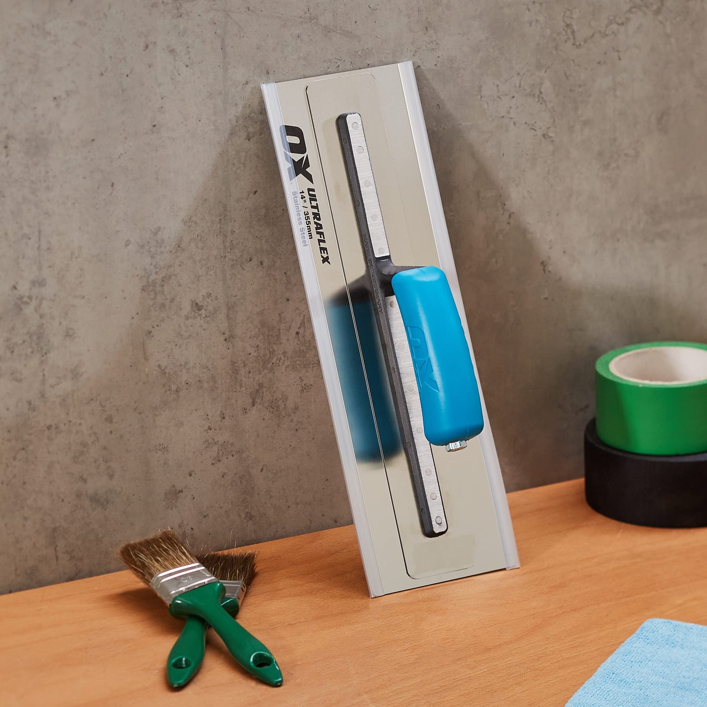 OX Pro UltraFlex Finishing Trowel 14in / 355 x 110 mm