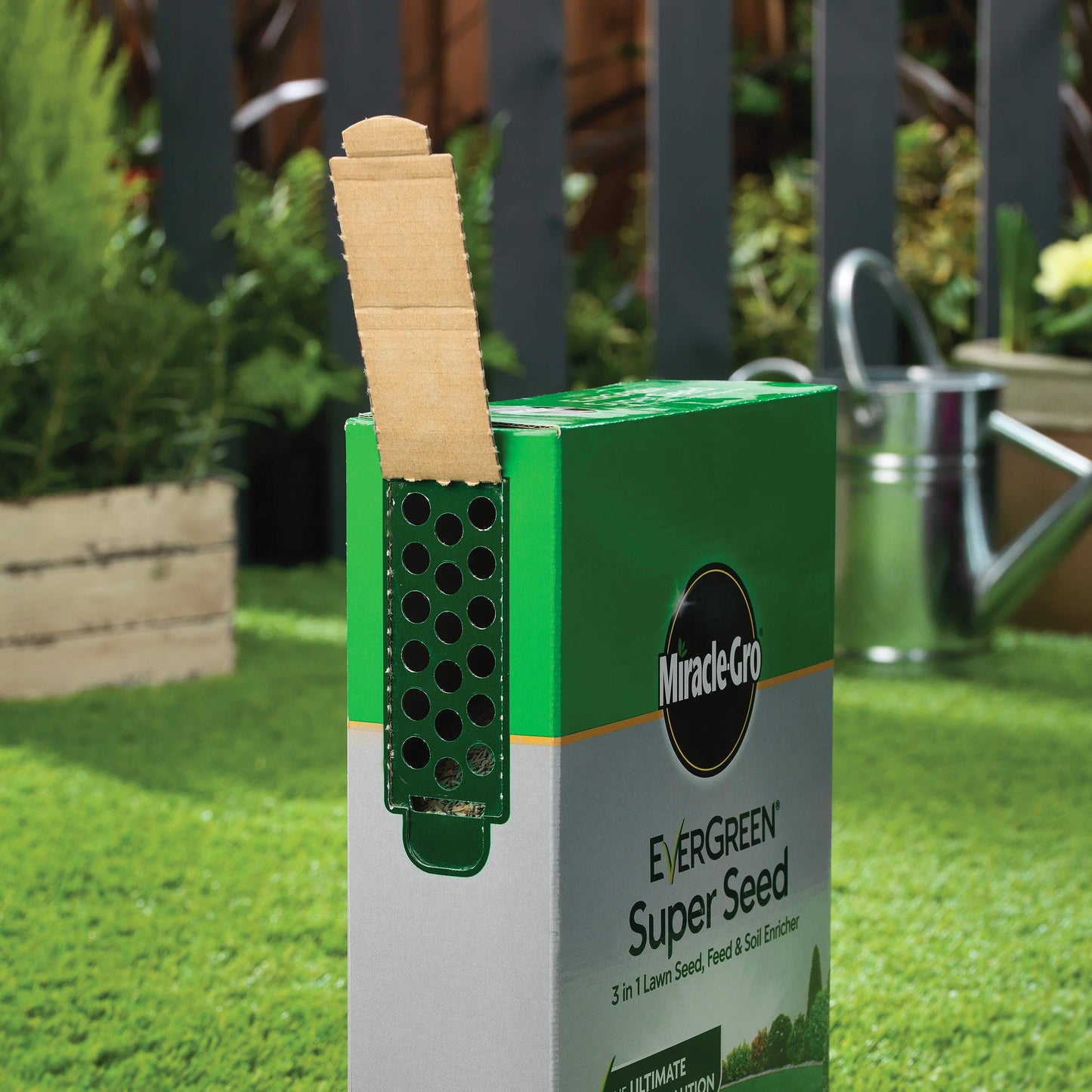 Miracle-Gro 119457 EverGreen Super Seed lawn Seed 1 kg - 33 m2, 3 in 1 Lawn Seed, Feed & Soil Enricher