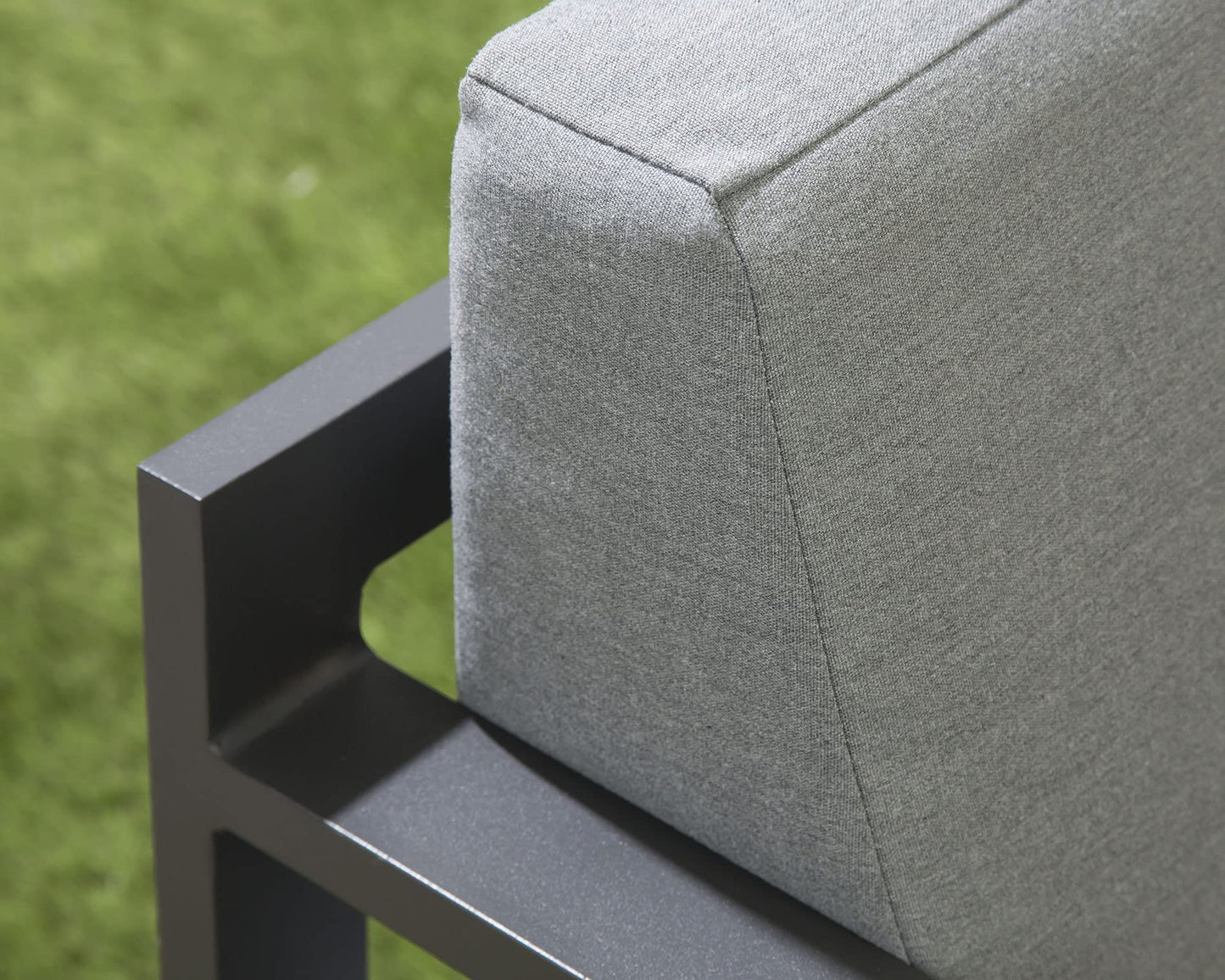 Garden Store Direct Sydney Aluminium Large Corner Lounge Set w/Textured Glass Coffee Table. Convertable Into Sunlounger. Ready Assembeled, Unpack & Enjoy!