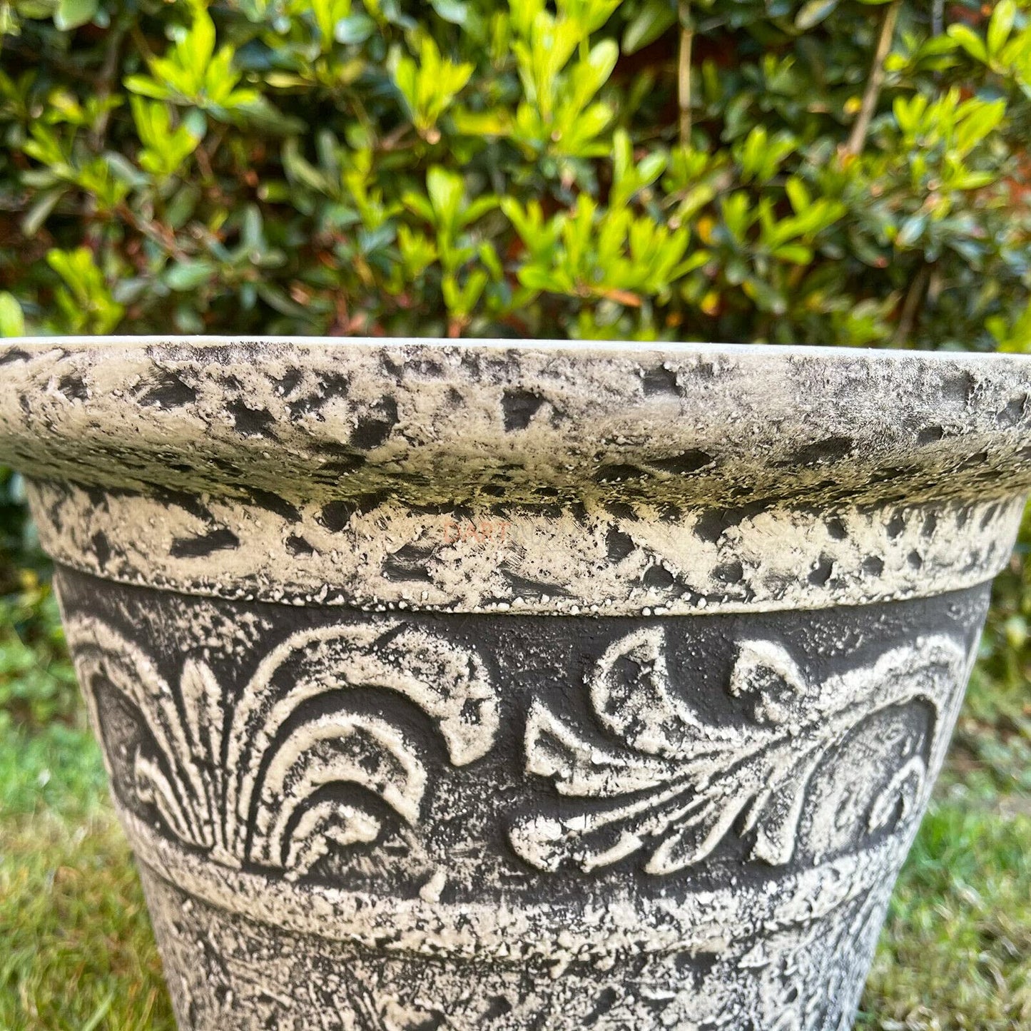 Darthome Ltd Stone Effect Plastic Round Outdoor Garden Planter Plant Flower Pot Large 40cm