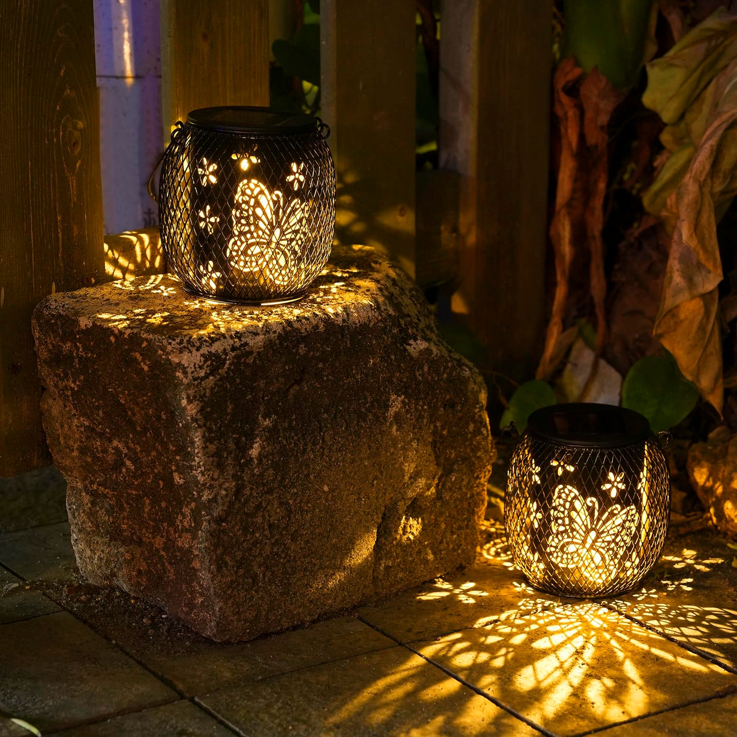 Neoglint Butterfly Solar Lanterns Light, 2 Pcs Outdoor Hanging Garden Lights Metal Lamp IP65 Waterproof Garden Ornaments Lantern Lights for Patio Yard Garden Lawn
