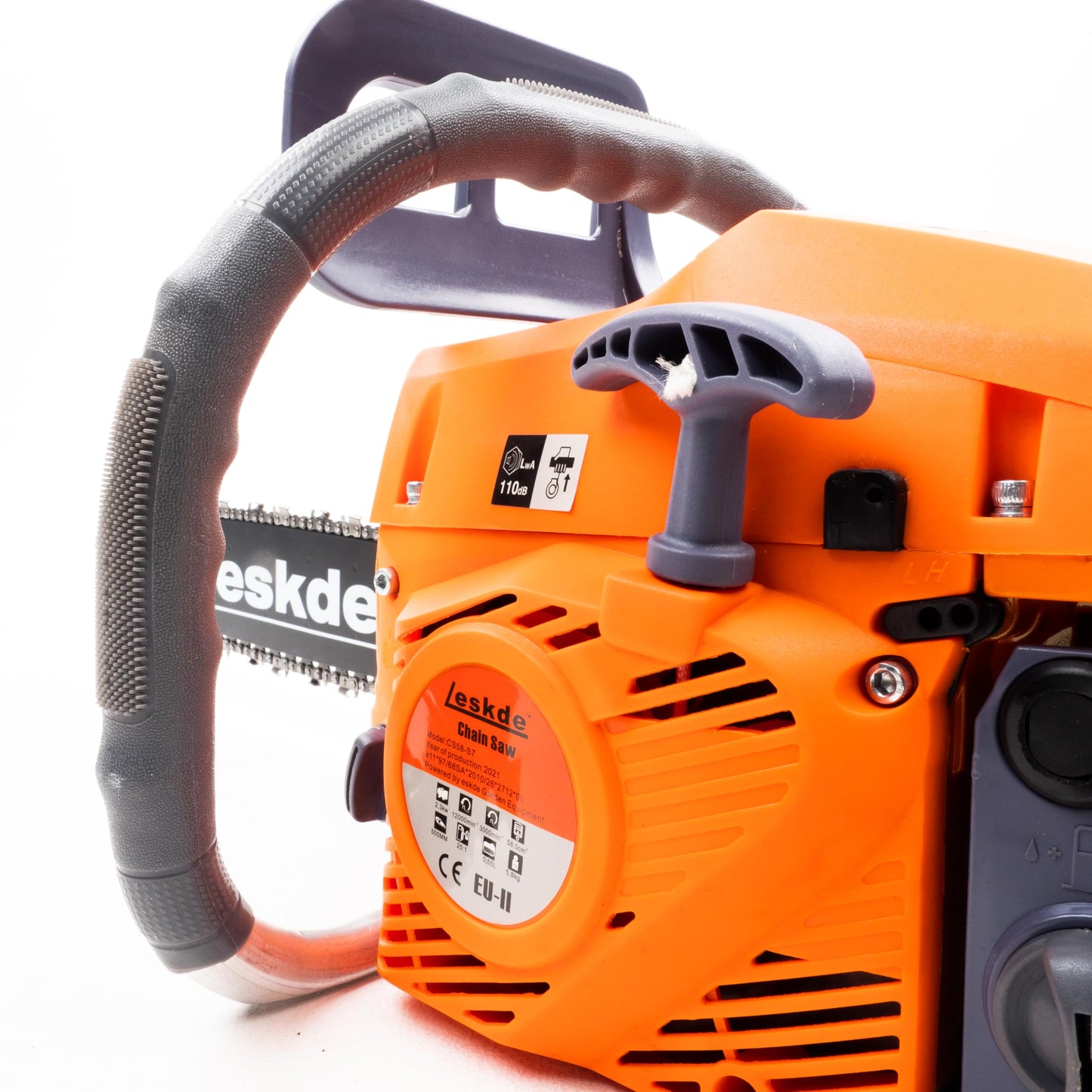 eSkde 58cc Petrol Chainsaw with 20" Bar and 2 Chains - Storage Bag, Tool Kit, Fuel Mixing Bottle, Bar Cover All Included. Powerful 3.4HP 2-Stroke Engine Suitable for Chopping logs and Cutting Trees.