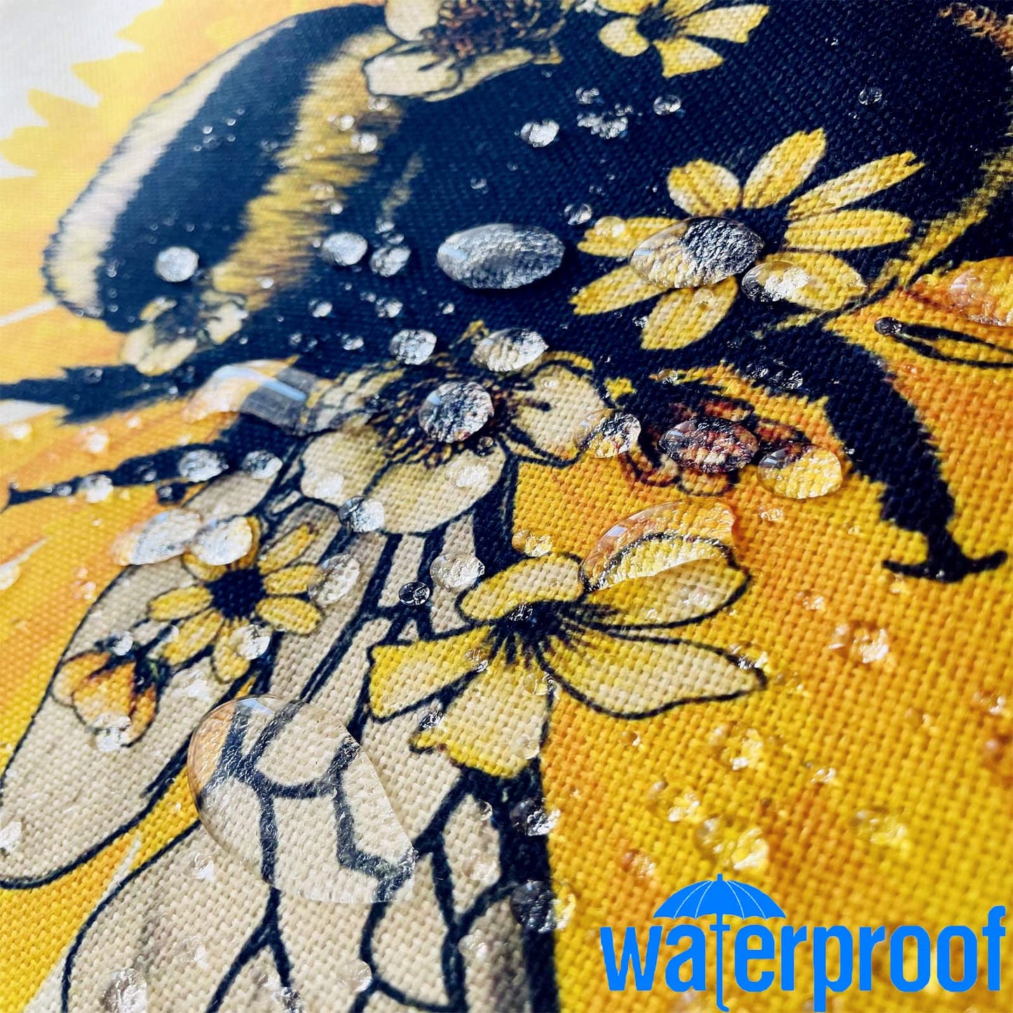 HUASHUZI Cushion Covers Bee Outdoor Waterproof Bee Gifts Design for Women Decorations Throw Pillow Case Set of 4 18x18 inch Home Decor for Sofa Bench Couch Garden Furniture 45x45cm