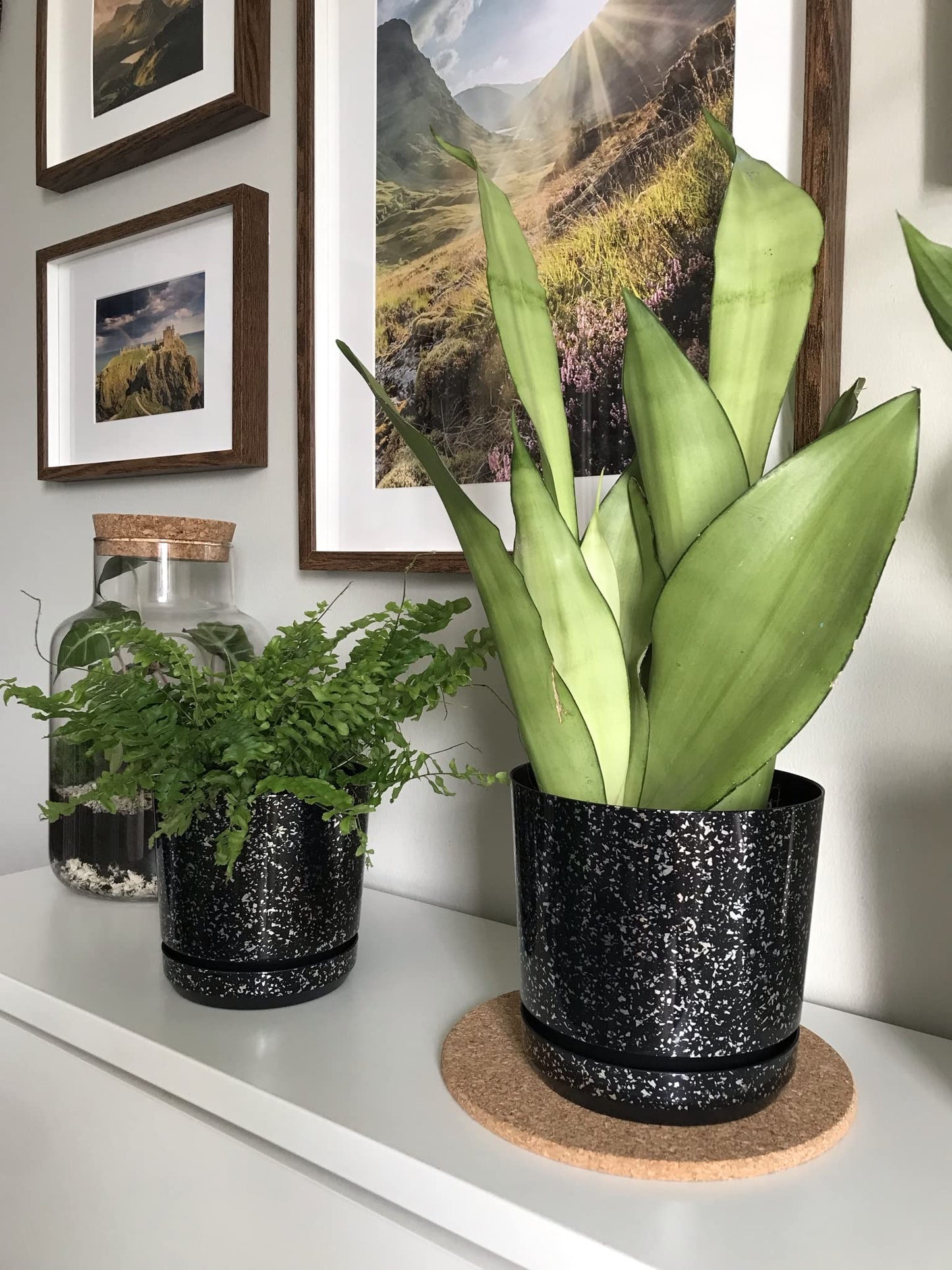 KORAD Black with Silver Flecks Indoor Plant Pots 6 sizes – Plant Pot Planter with Drainage Holes and Matching Saucer for All Houseplants – Modern Home Decor Round Flower Pot (26 cm)